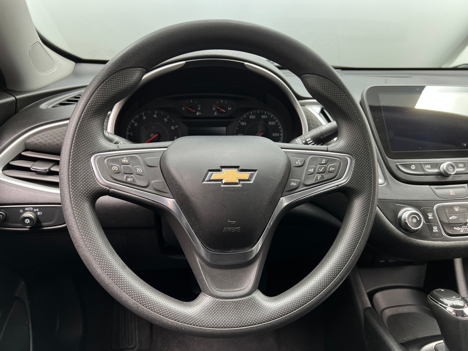 Thumbnail: 2019 Chevrolet Malibu - 5
