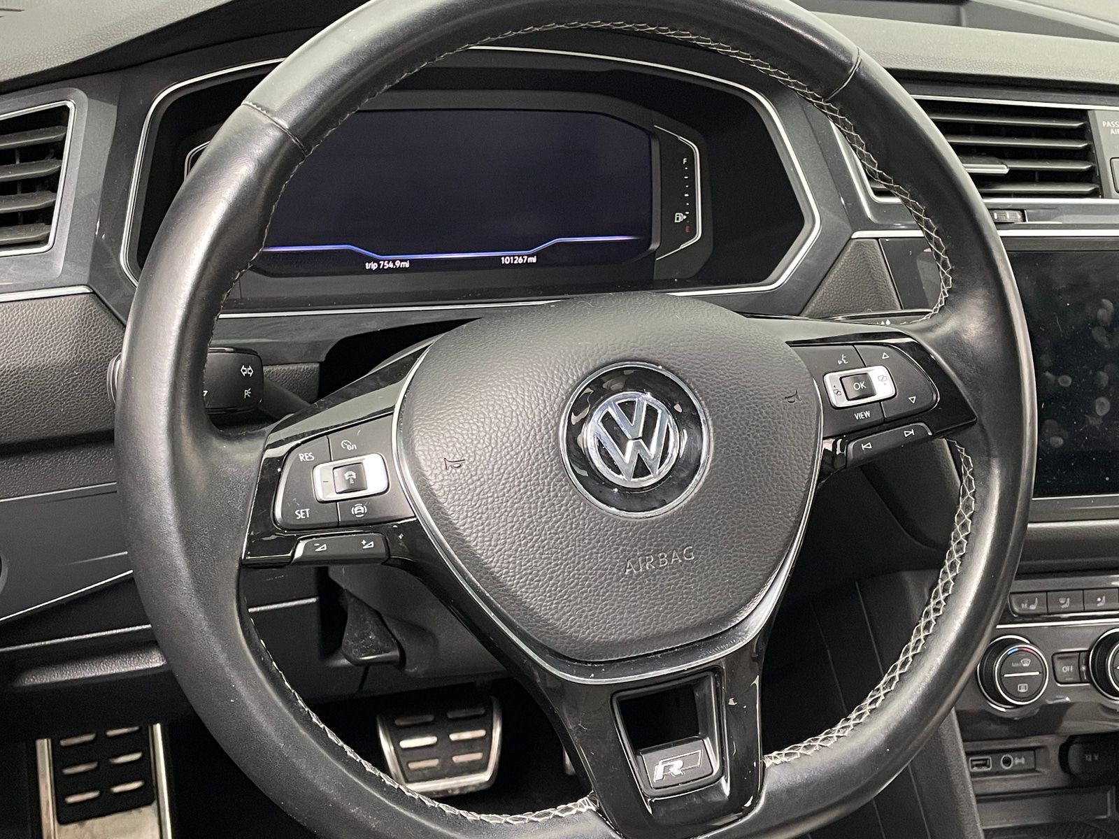 Thumbnail: 2020 Volkswagen Tiguan - 4