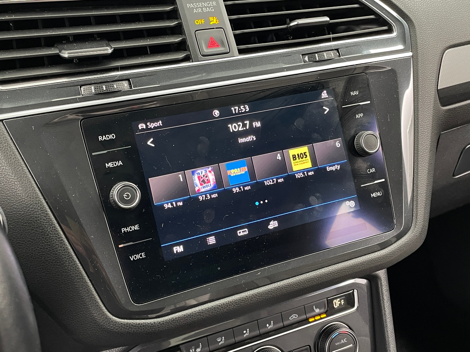 Thumbnail: 2020 Volkswagen Tiguan - 3