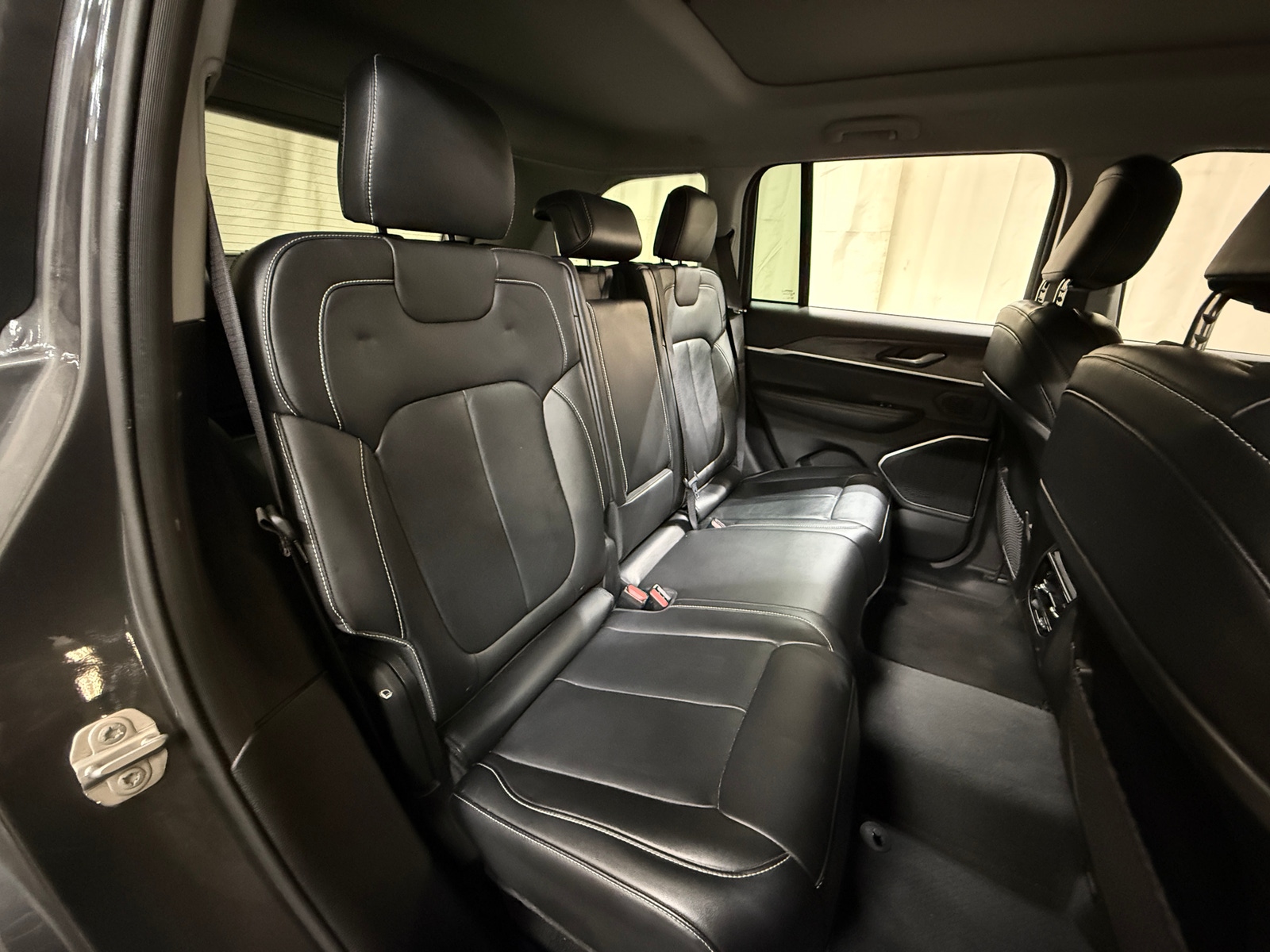 Thumbnail: 2022 Jeep Grand Cherokee - 5