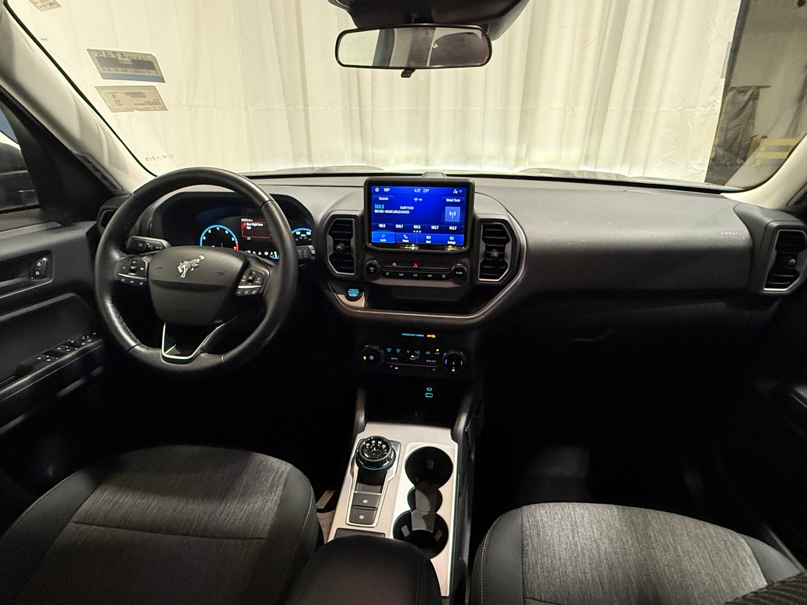 Thumbnail: 2022 Ford Bronco Sport - 3