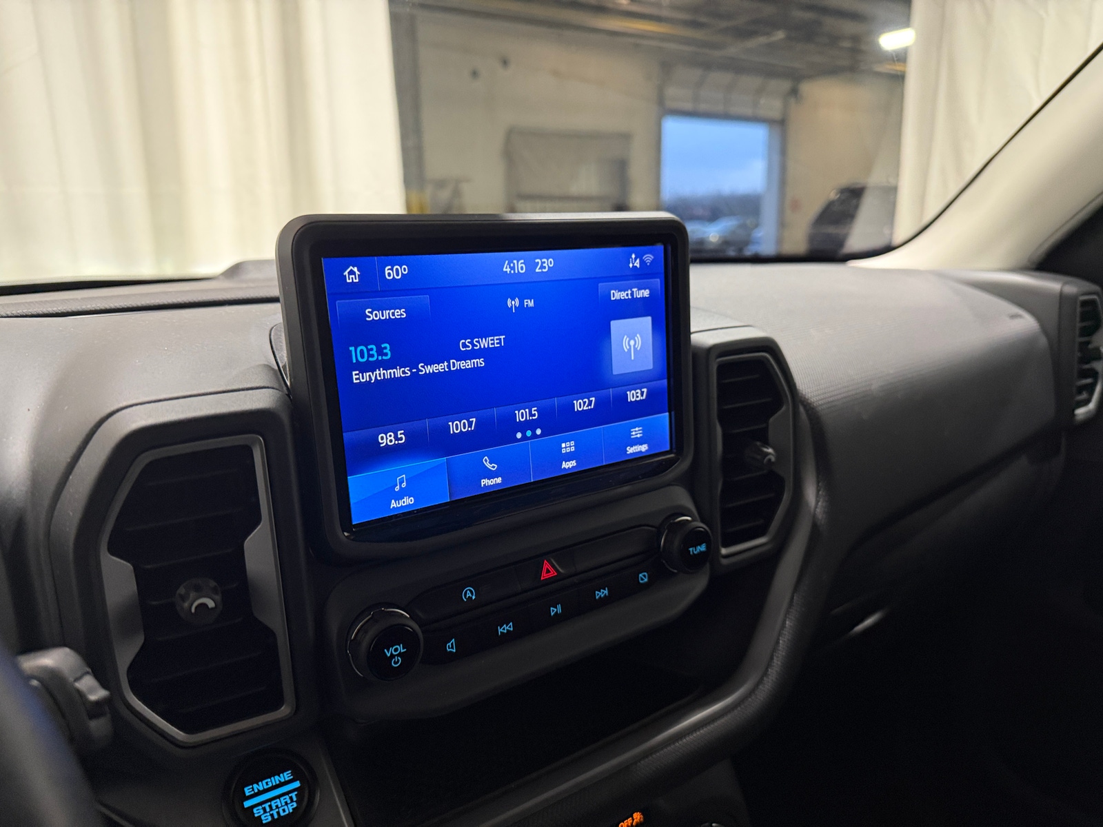 Thumbnail: 2022 Ford Bronco Sport - 4