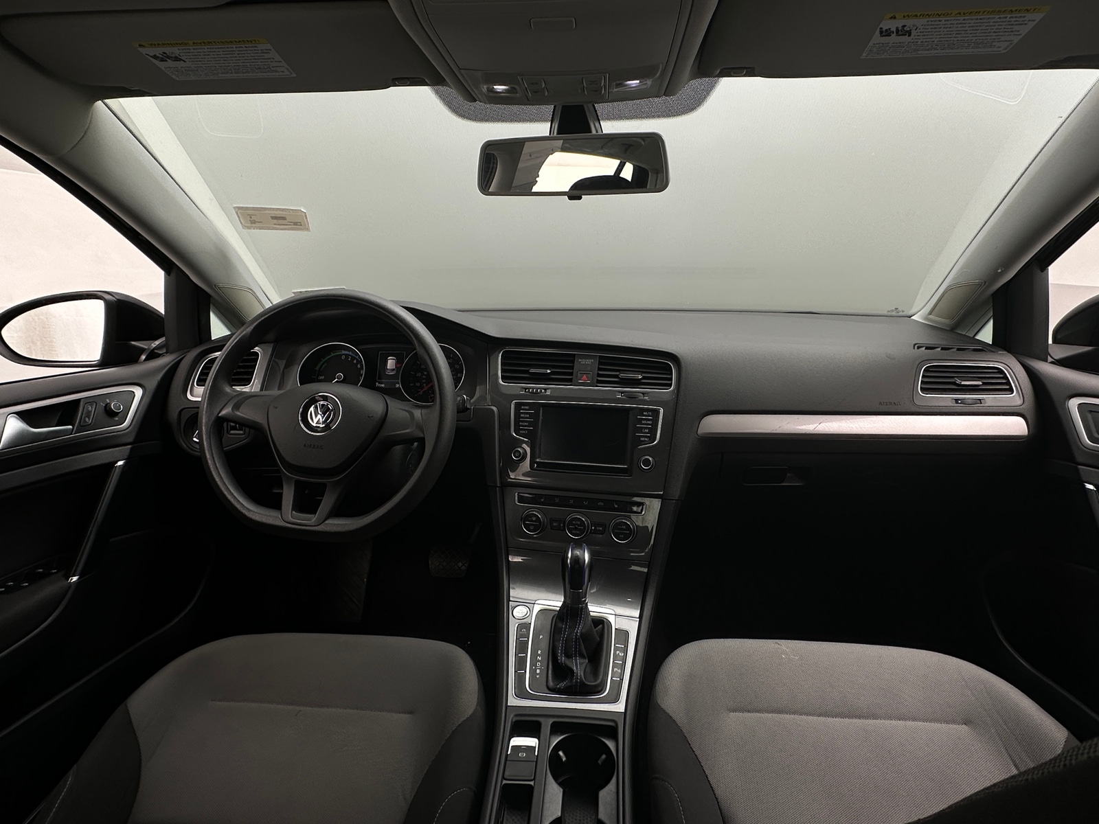 Thumbnail: 2016 Volkswagen e-Golf - 3