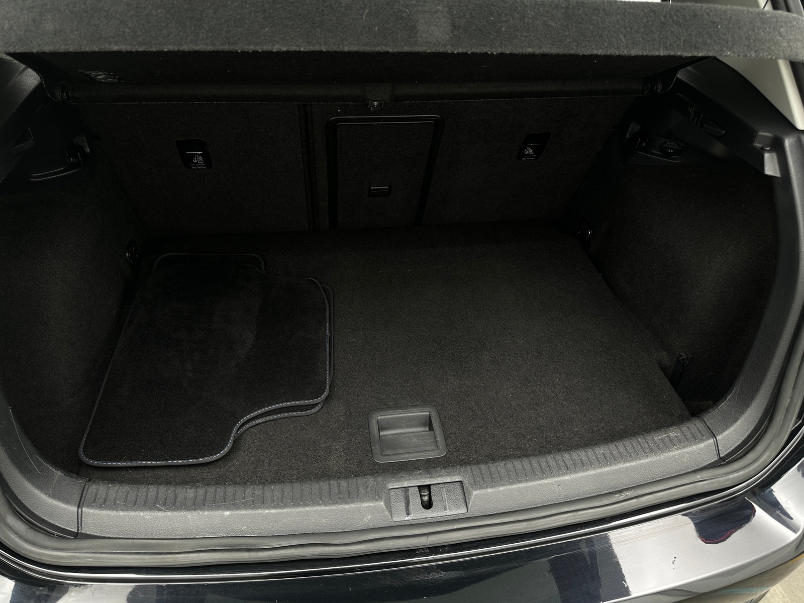 Thumbnail: 2016 Volkswagen e-Golf - 7