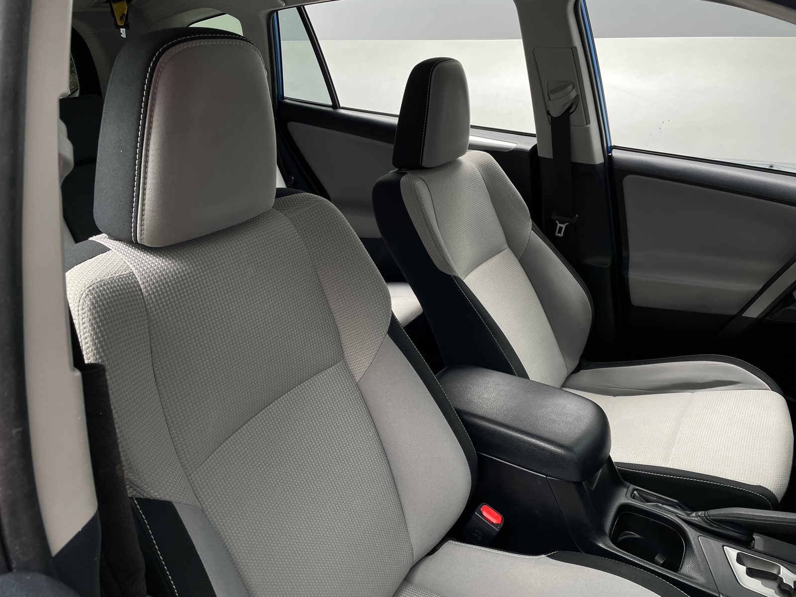 Thumbnail: 2017 Toyota RAV4 - 2