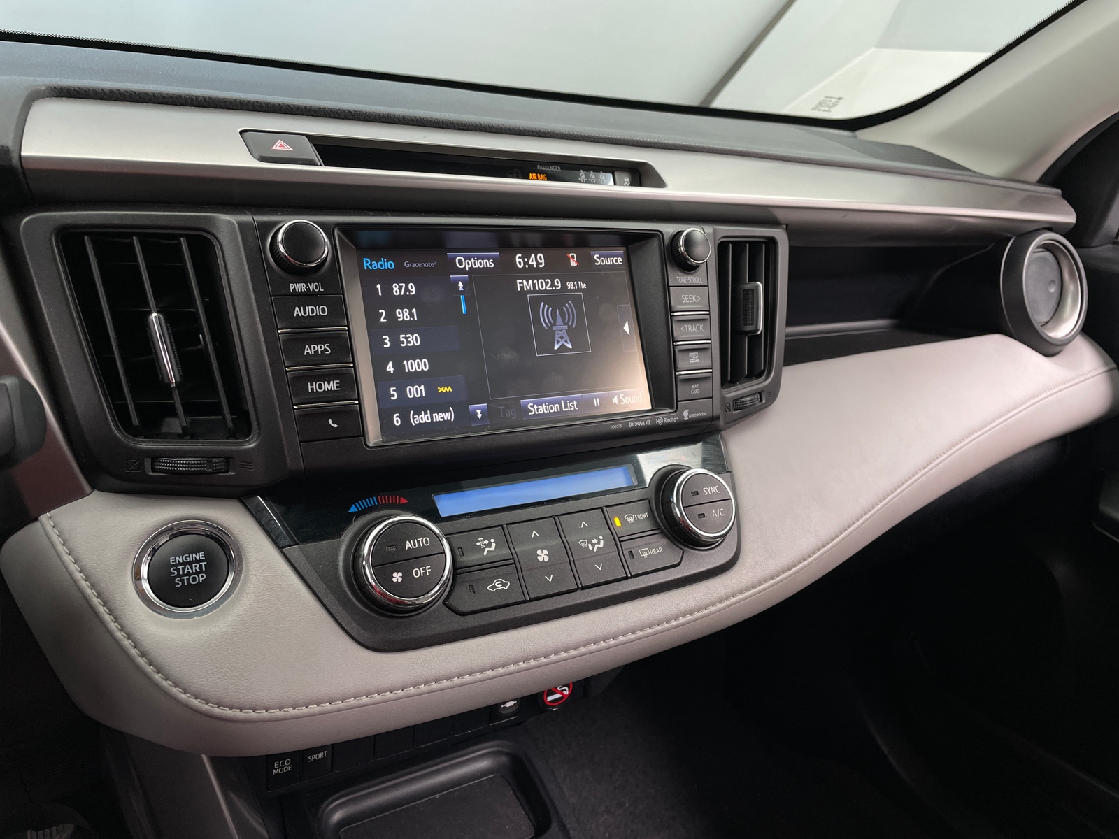 Thumbnail: 2017 Toyota RAV4 - 4