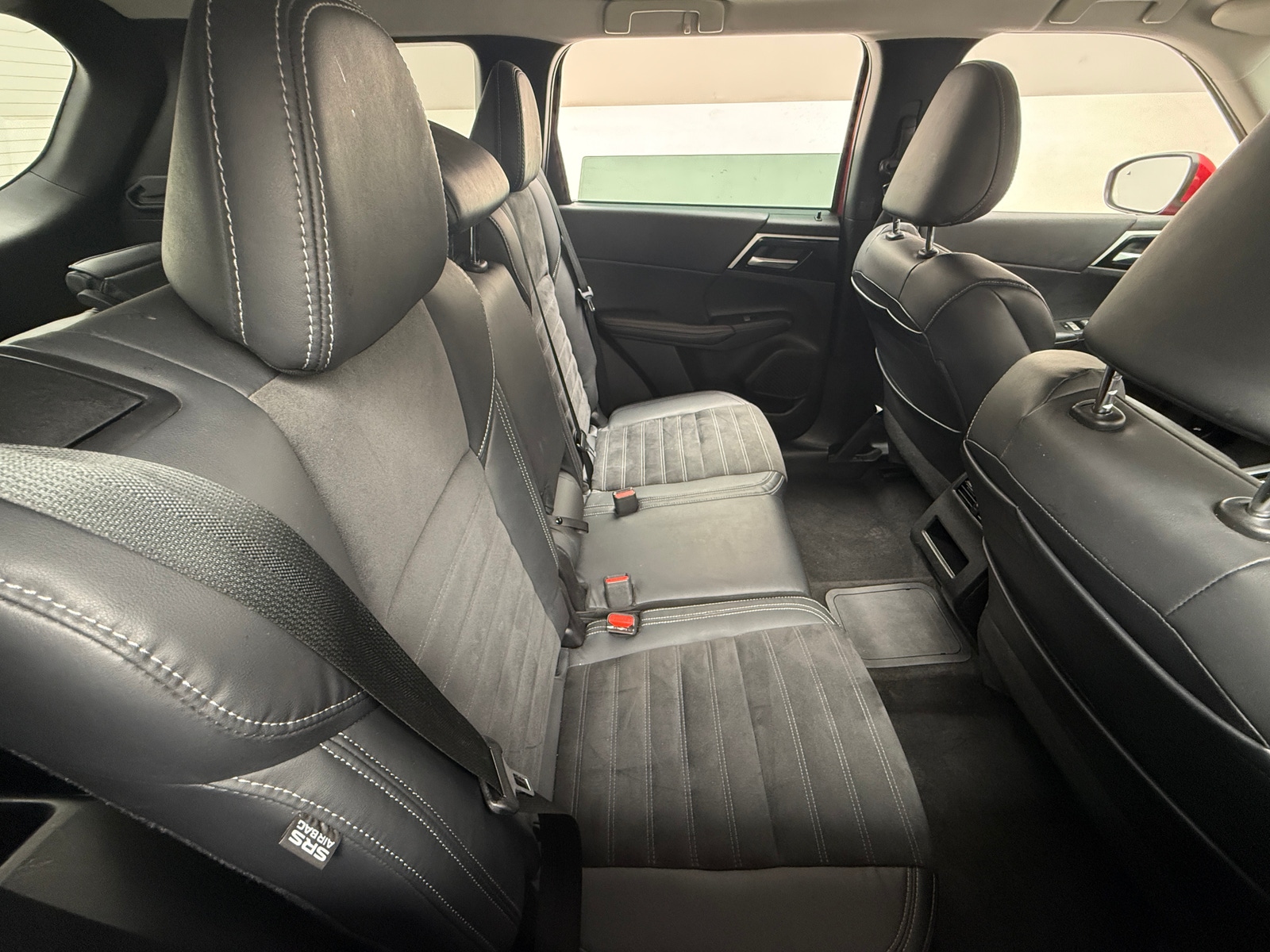 Thumbnail: 2023 Mitsubishi Outlander - 6