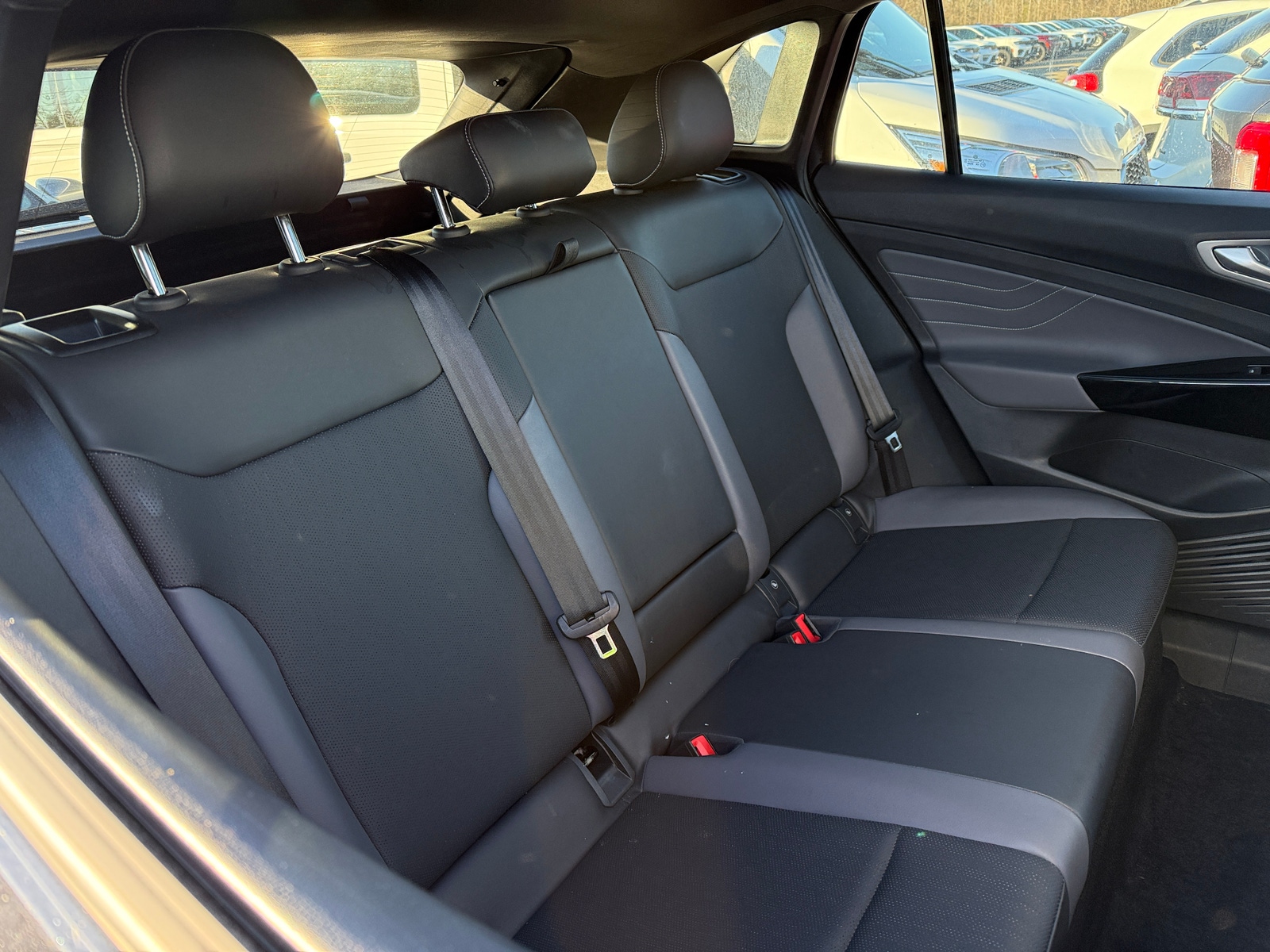 Thumbnail: 2023 Volkswagen ID.4 - 5