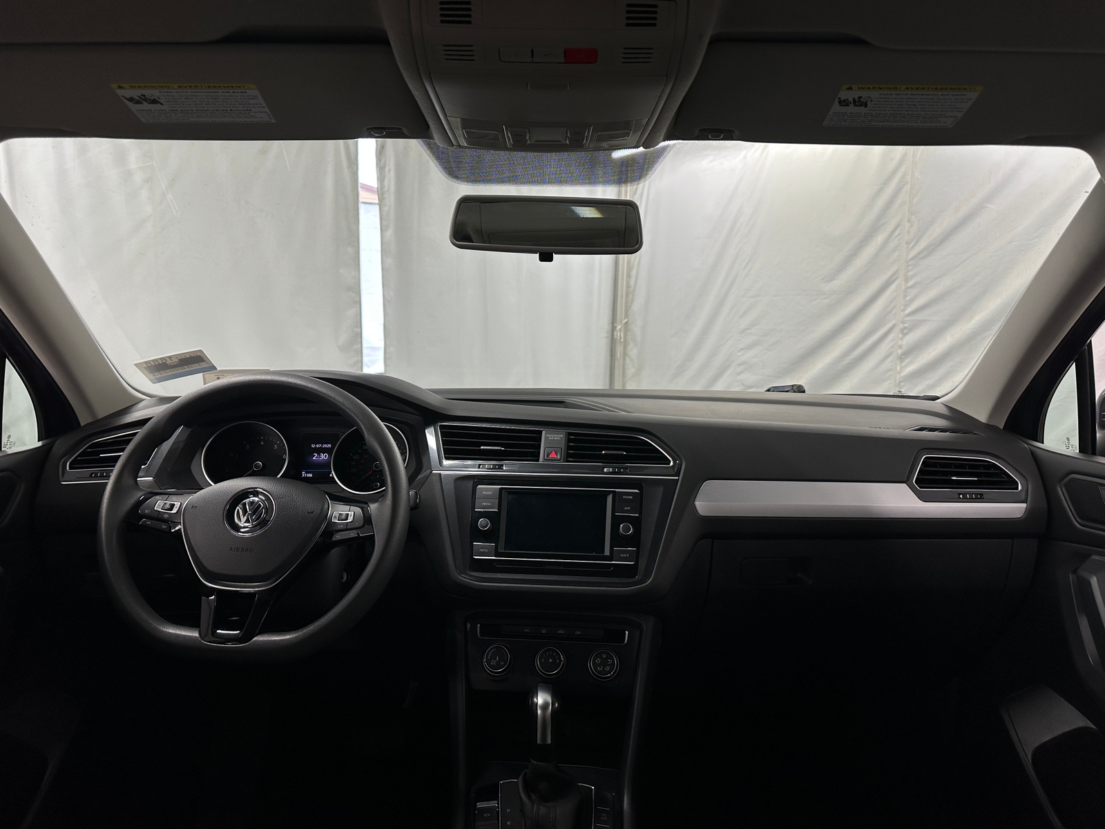 Thumbnail: 2020 Volkswagen Tiguan - 3