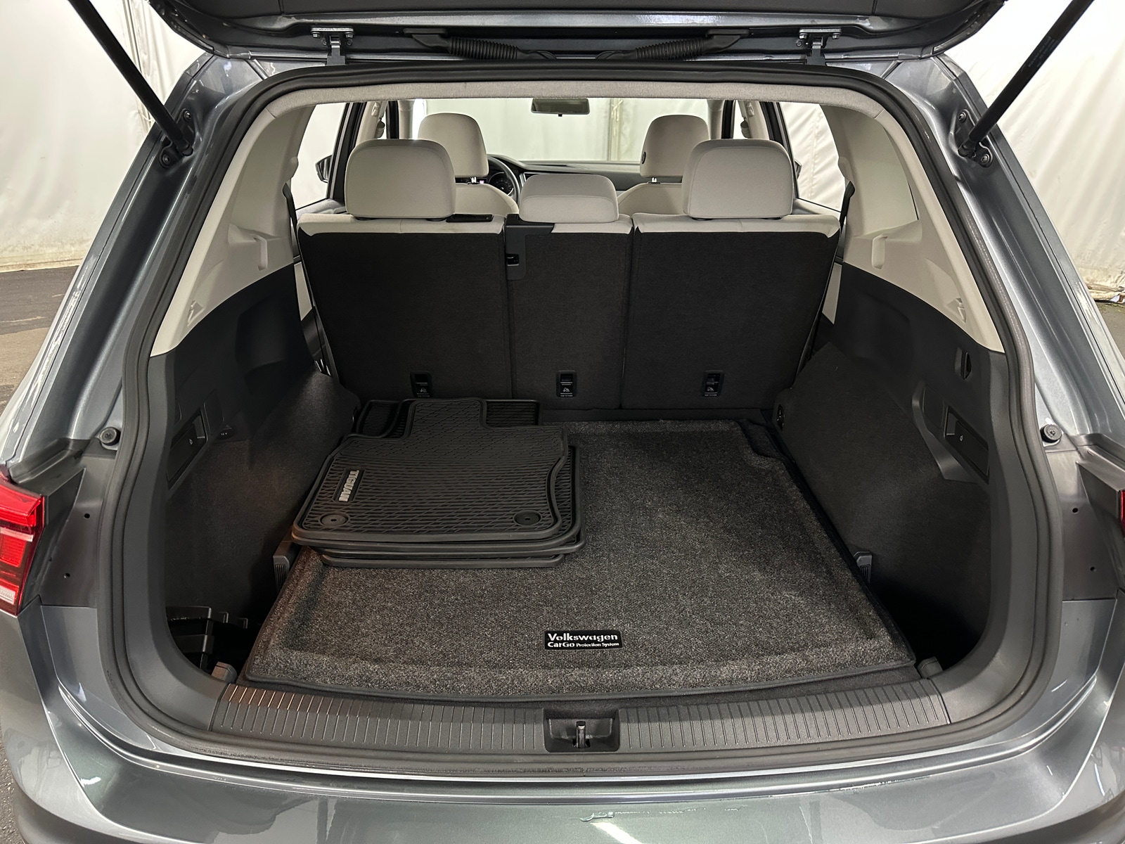 Thumbnail: 2020 Volkswagen Tiguan - 7