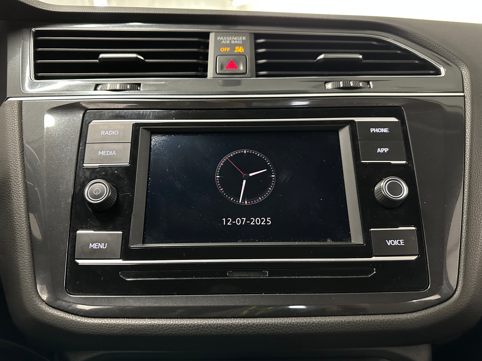 Thumbnail: 2020 Volkswagen Tiguan - 4