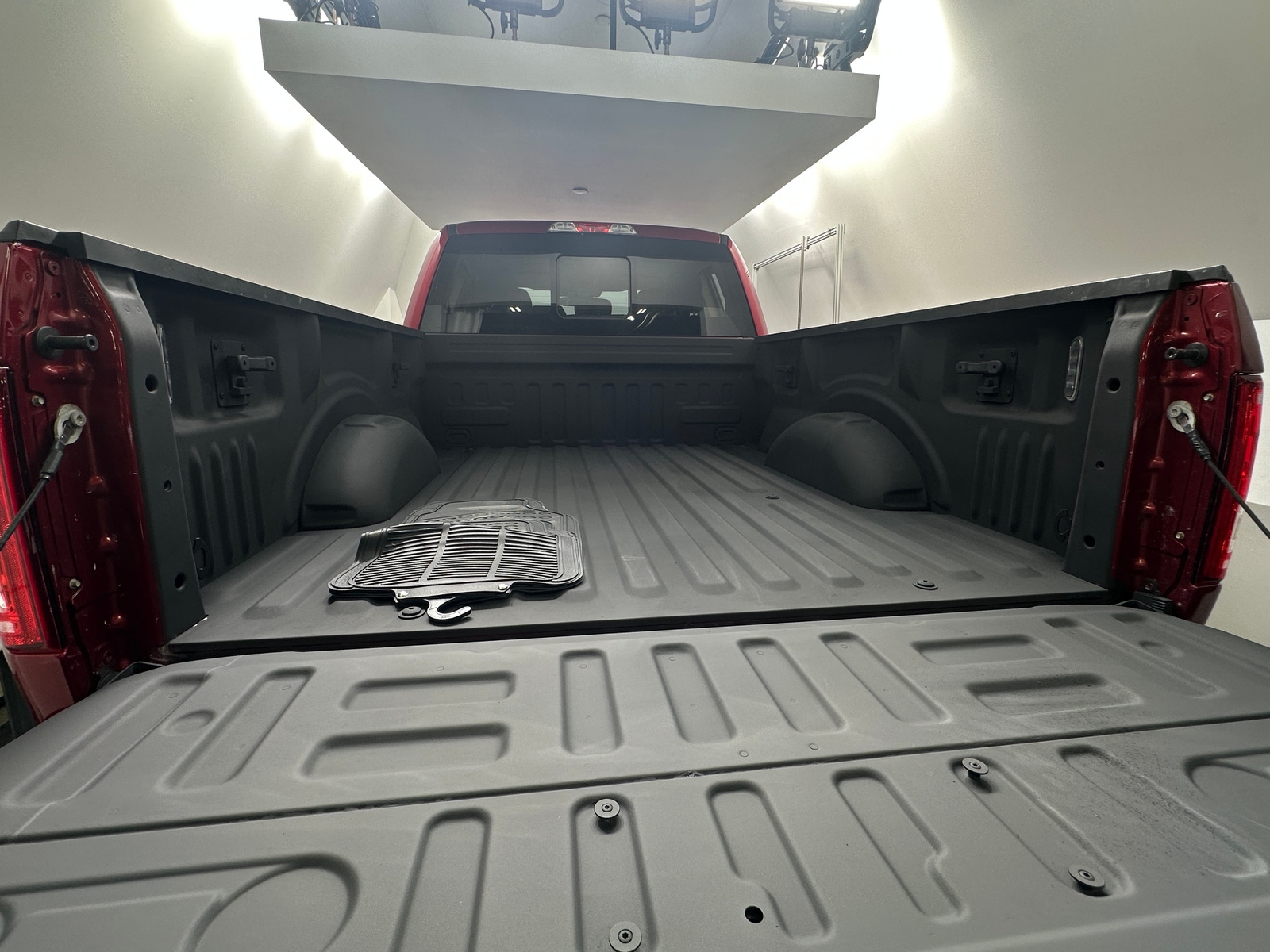 Thumbnail: 2017 Ford Econoline - 7