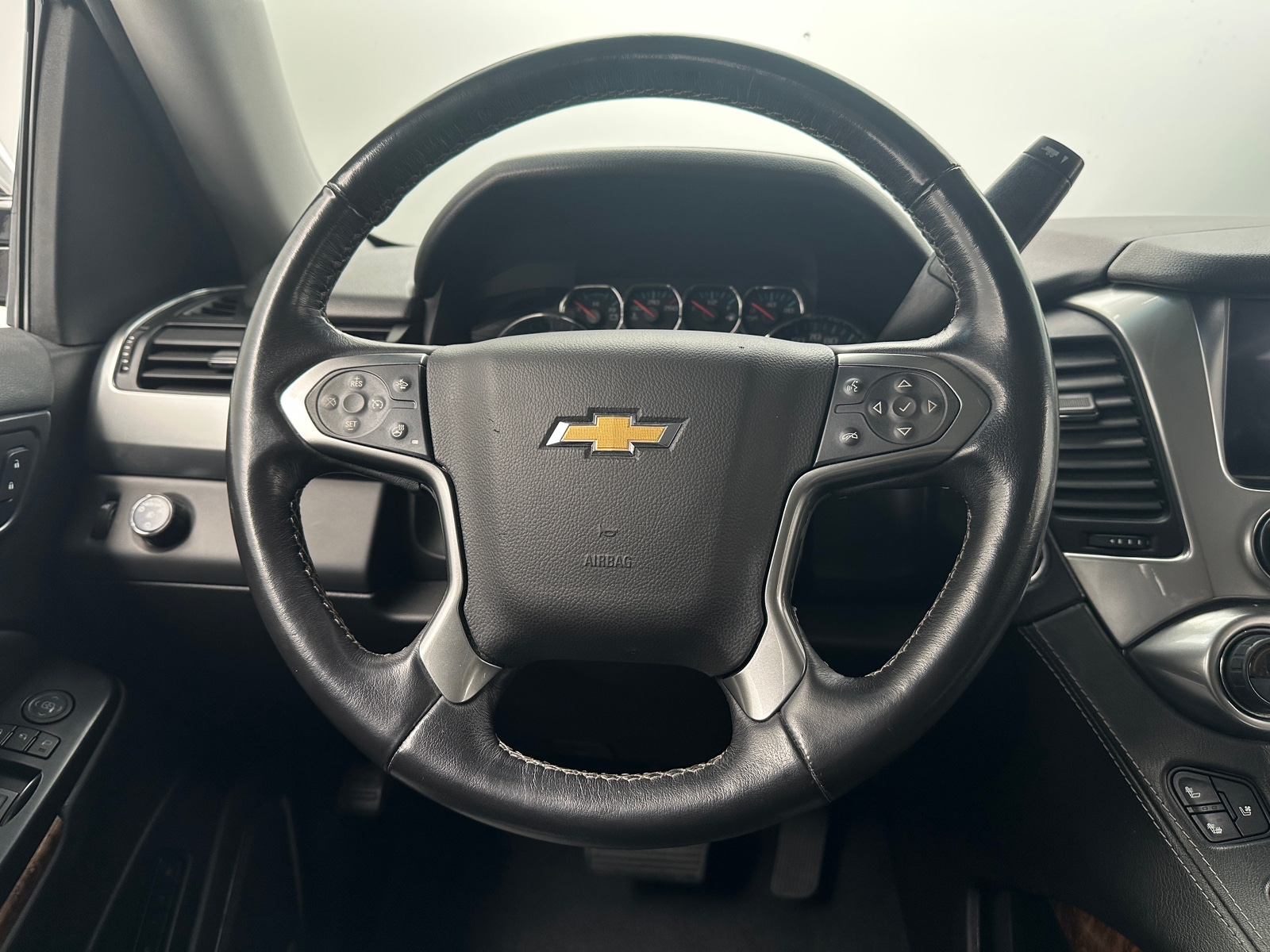 Thumbnail: 2020 Chevrolet Suburban - 4