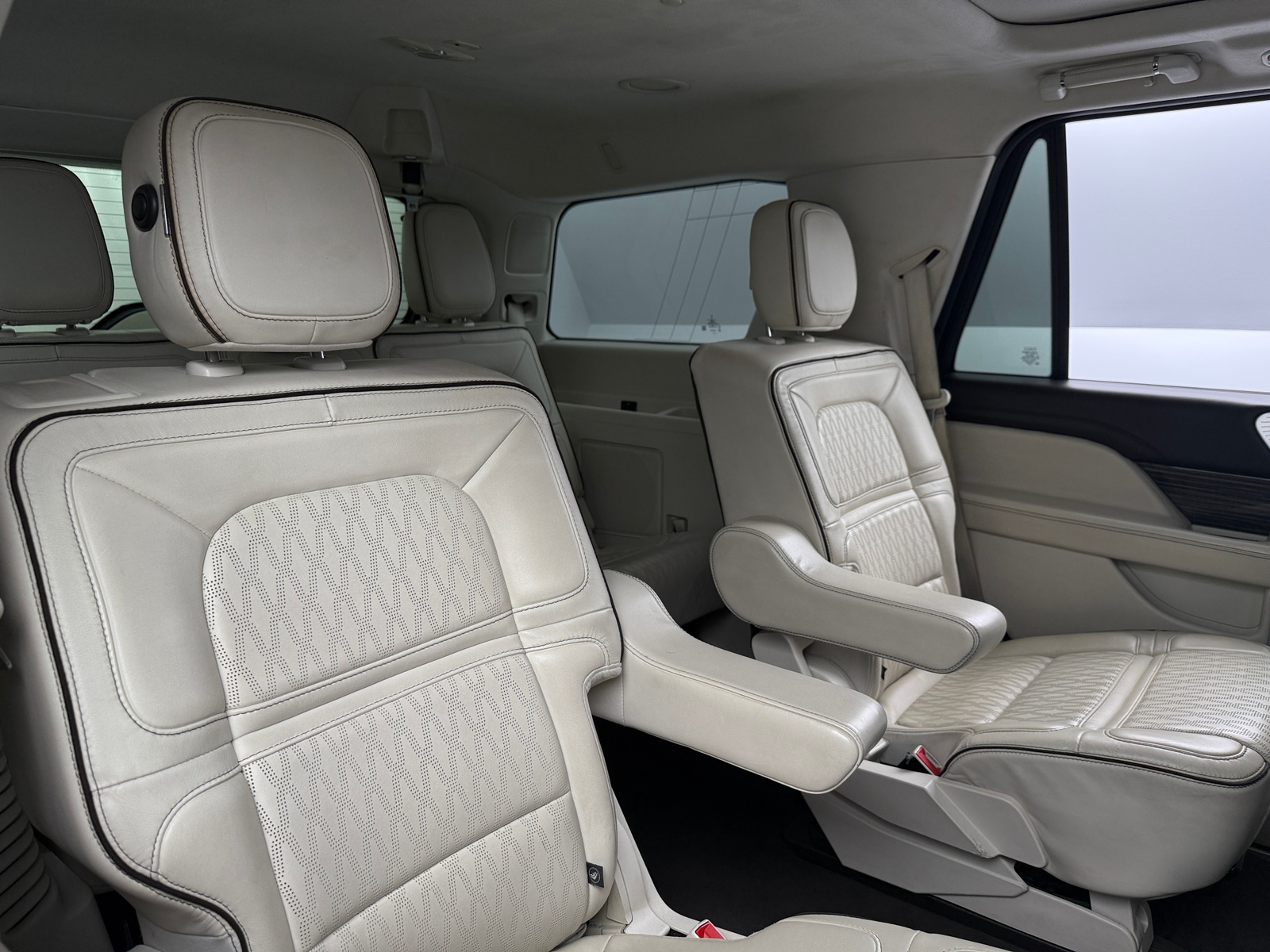 Thumbnail: 2018 Lincoln Navigator - 5