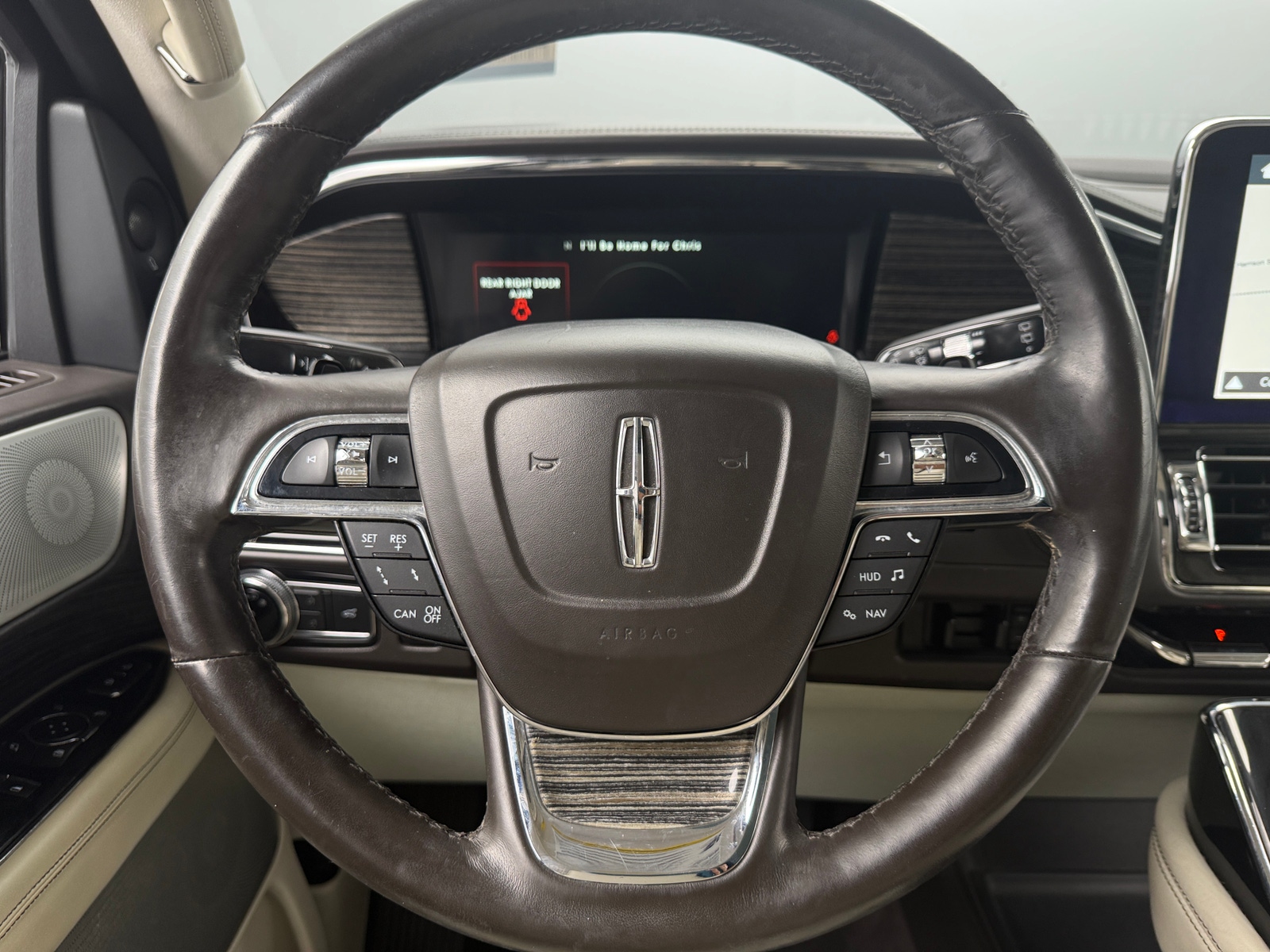 Thumbnail: 2018 Lincoln Navigator - 4