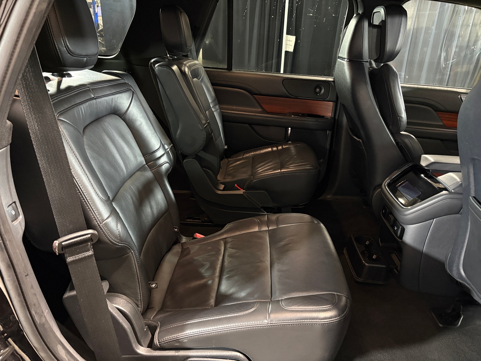 Thumbnail: 2024 Lincoln Navigator - 5