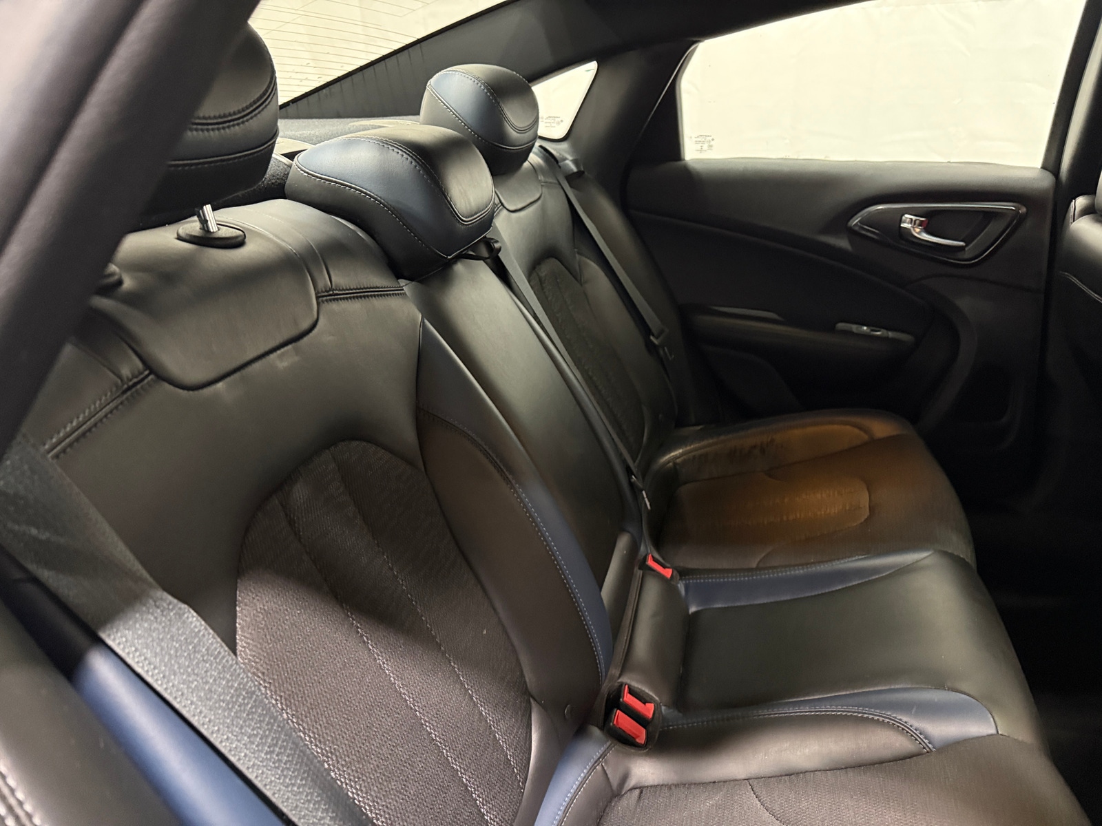 Thumbnail: 2015 Chrysler 200 - 5