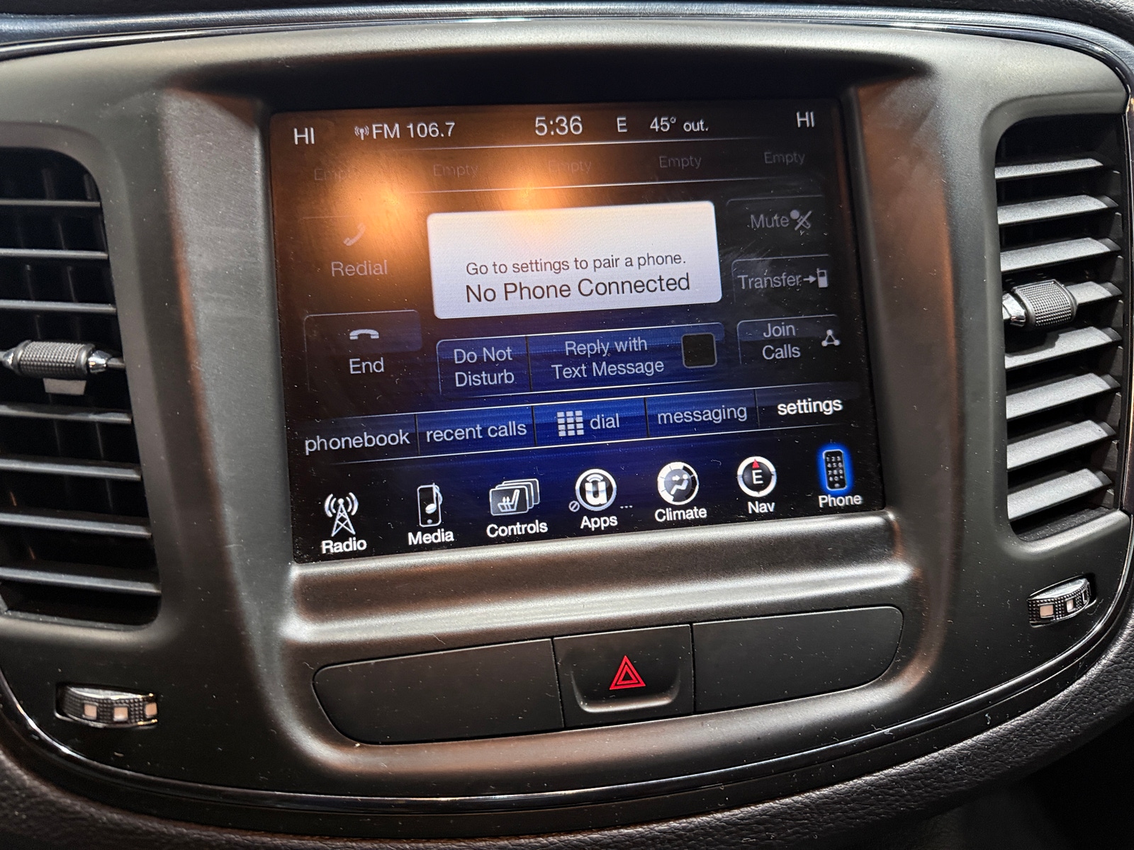 Thumbnail: 2015 Chrysler 200 - 3