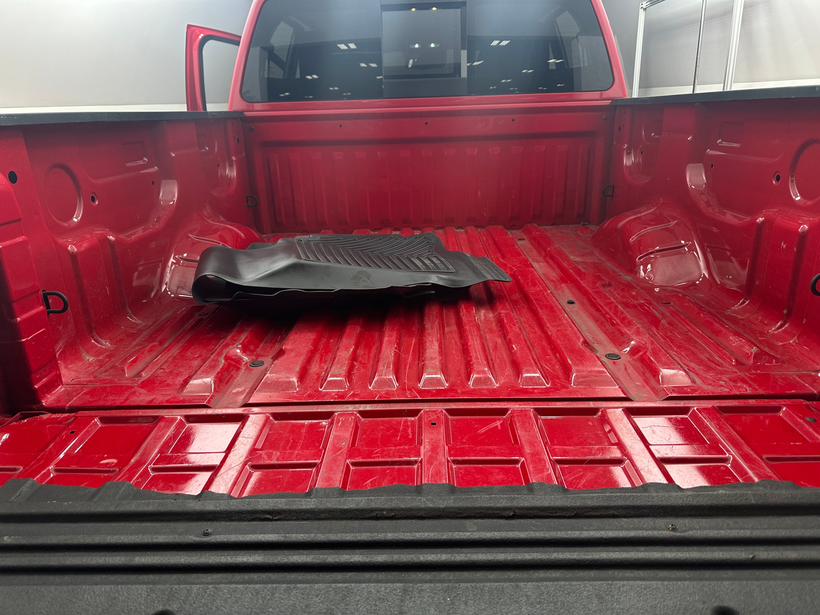 Thumbnail: 2021 Nissan Titan - 7