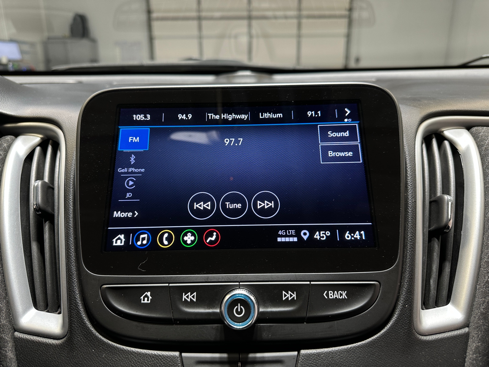 Thumbnail: 2023 Chevrolet Malibu - 4