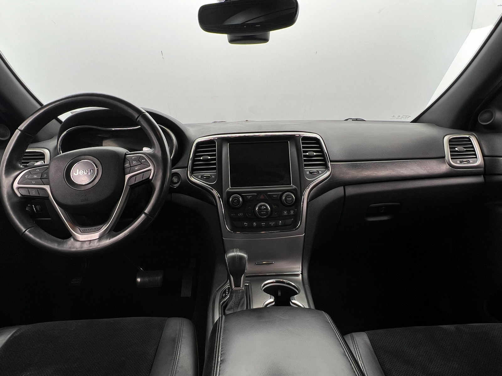 Thumbnail: 2017 Jeep Grand Cherokee - 3