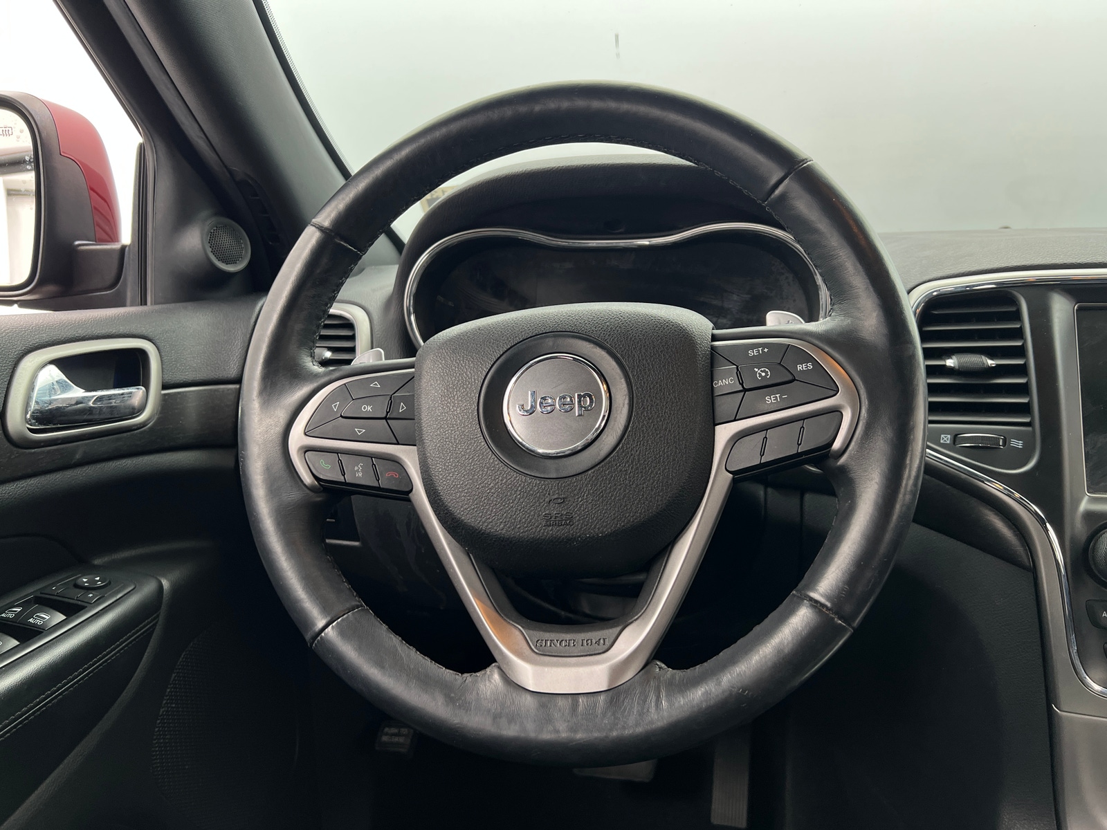 Thumbnail: 2017 Jeep Grand Cherokee - 5