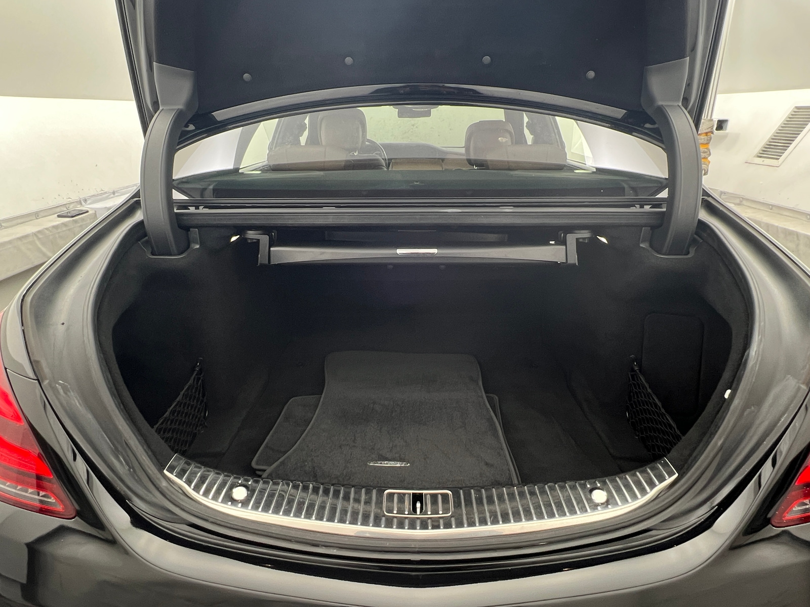 Thumbnail: 2019 Mercedes-Benz S-Class - 6