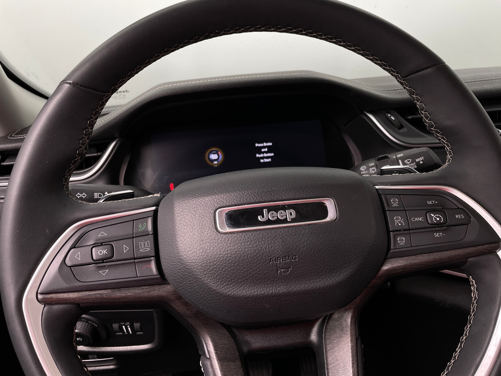 Thumbnail: 2024 Jeep Grand Cherokee - 4