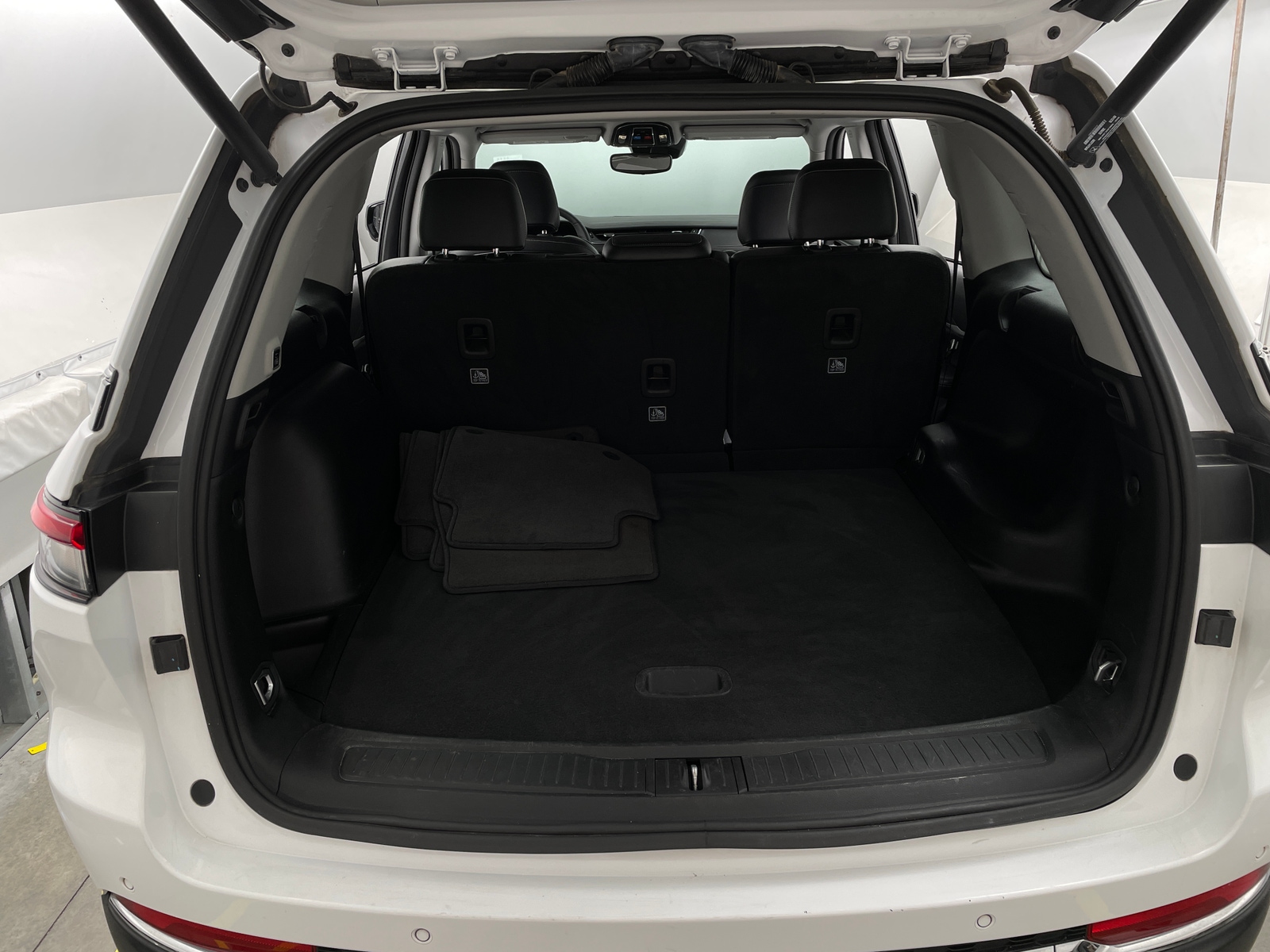 Thumbnail: 2024 Jeep Grand Cherokee - 6