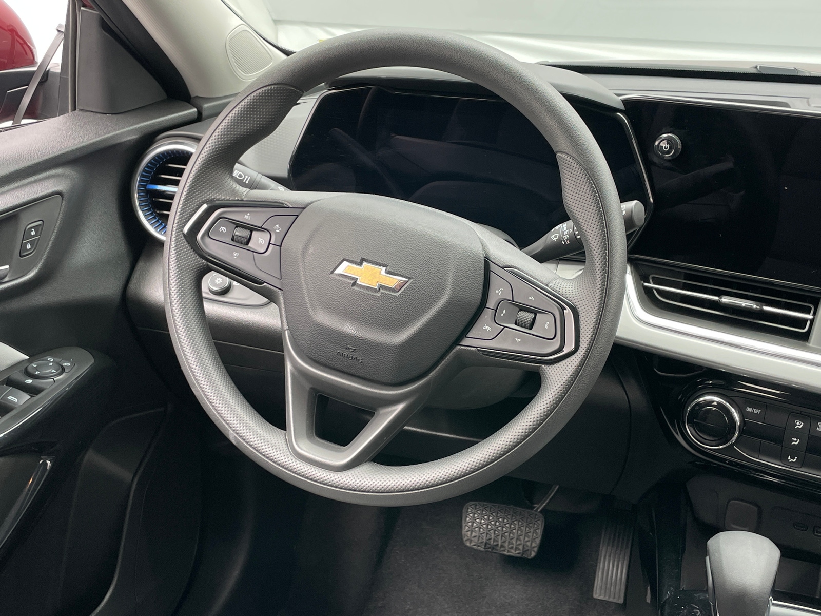 Thumbnail: 2025 Chevrolet Trax - 5