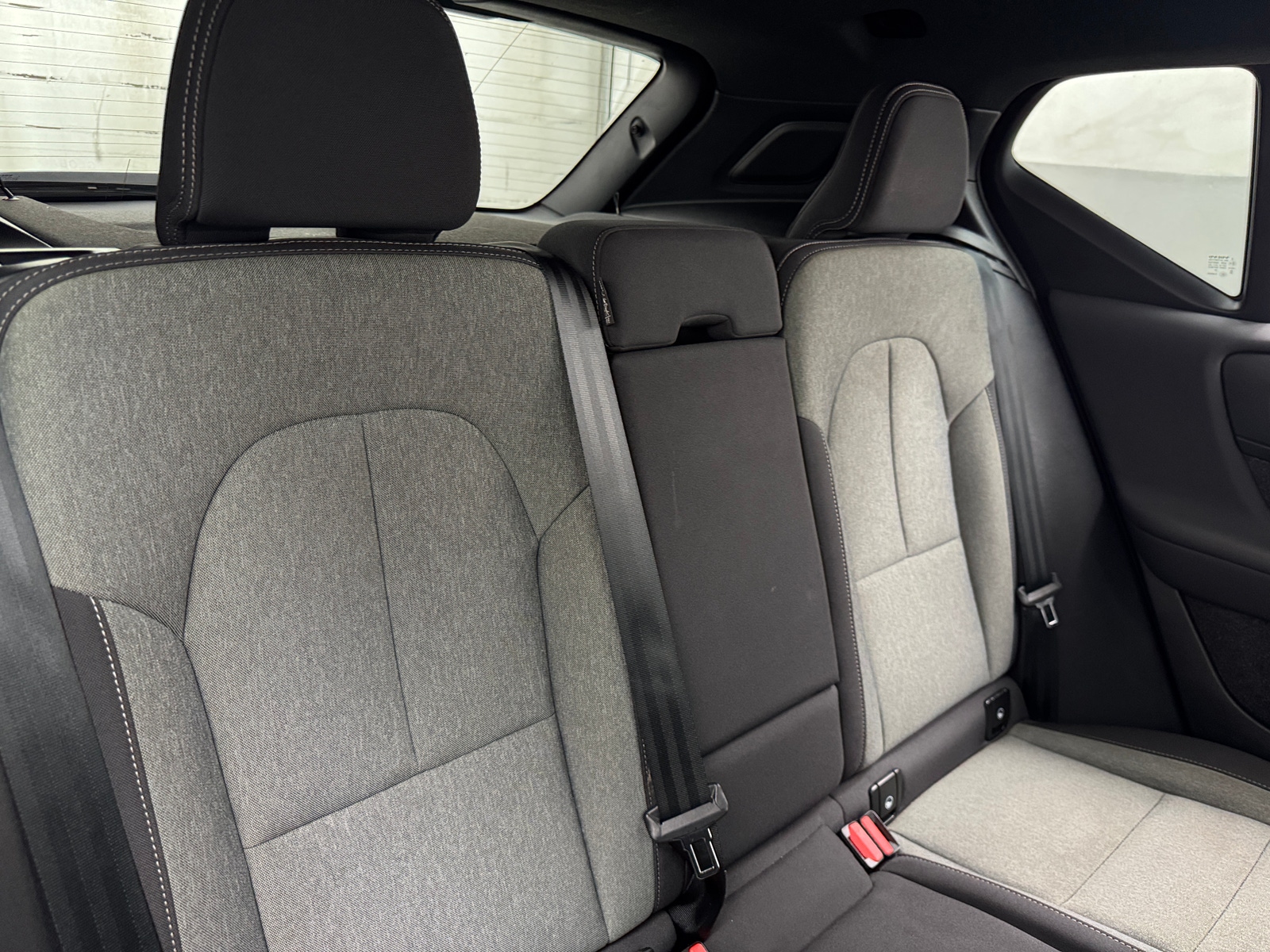 Thumbnail: 2024 Volvo XC40 - 6