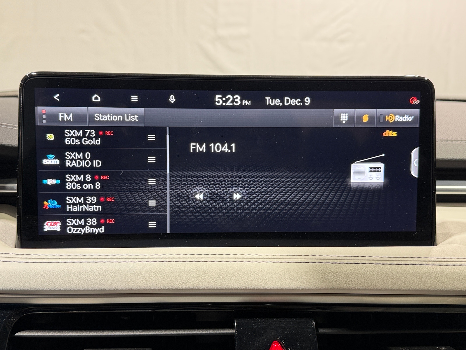 Thumbnail: 2025 Genesis G70 - 3