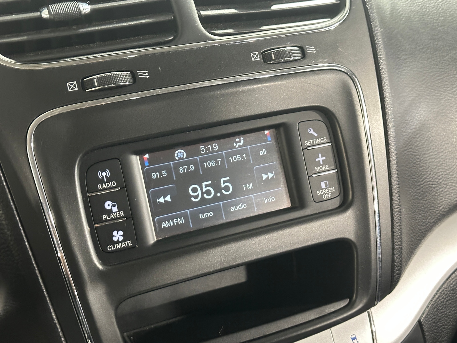 Thumbnail: 2018 Dodge Journey - 4