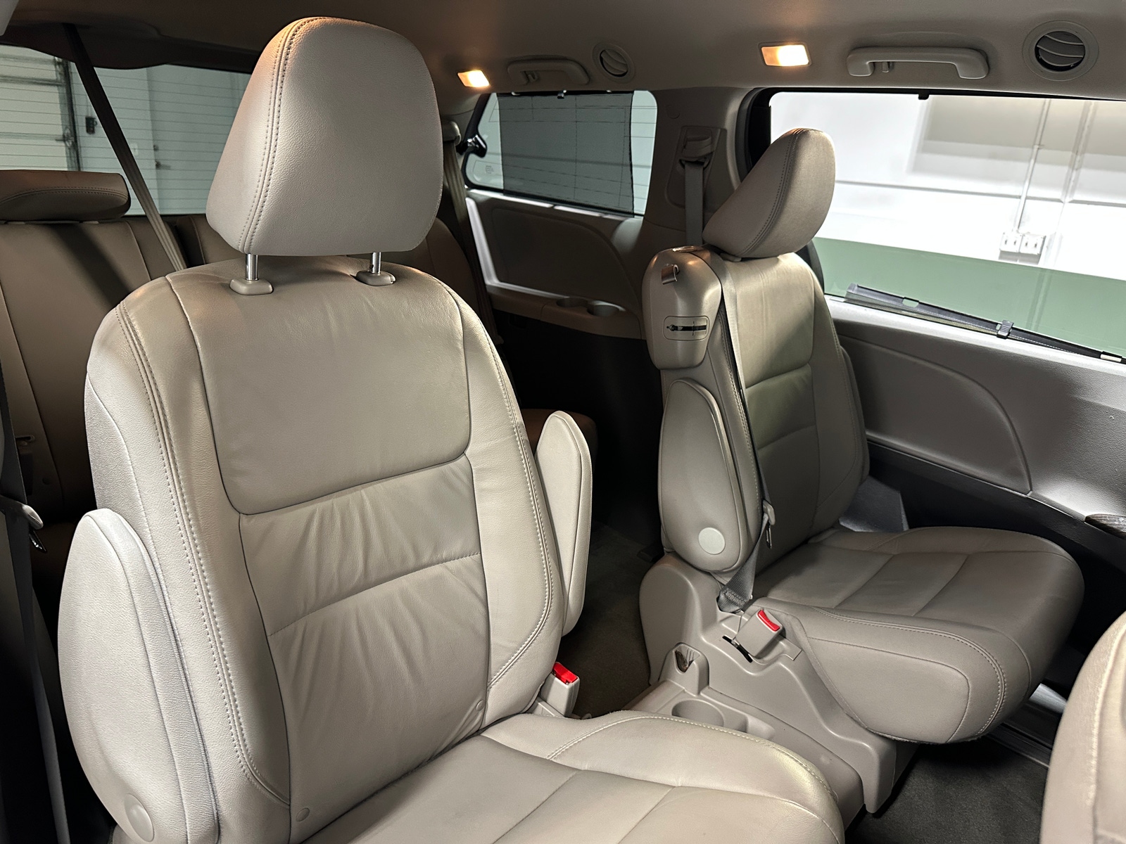 Thumbnail: 2015 Toyota Sienna - 5