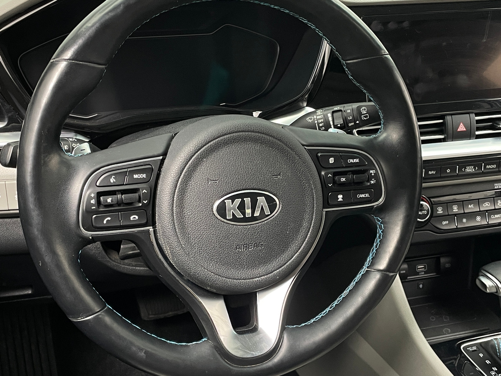 Thumbnail: 2020 Kia Niro - 4