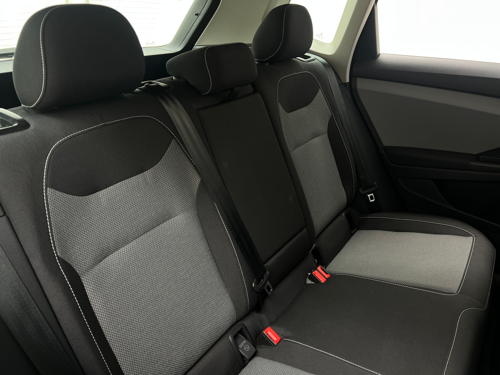 Thumbnail: 2022 Volkswagen Taos - 6