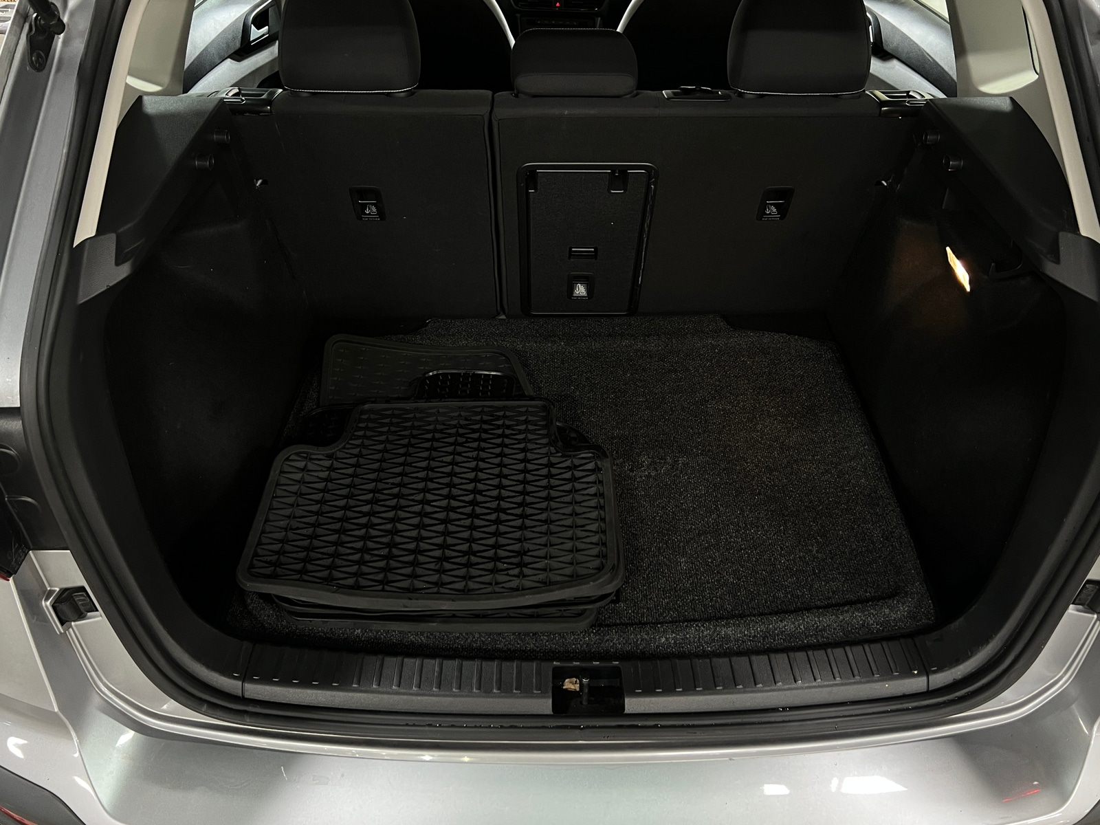 Thumbnail: 2022 Volkswagen Taos - 7