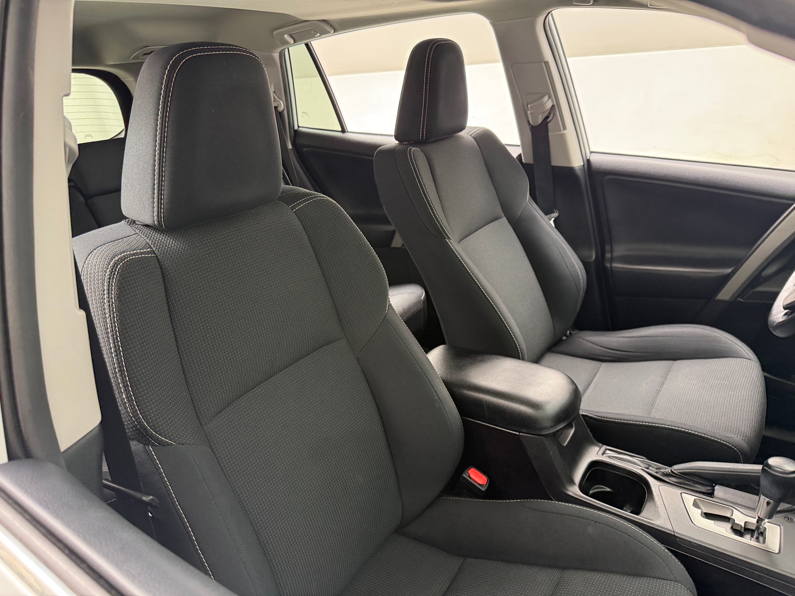 Thumbnail: 2018 Toyota RAV4 - 2