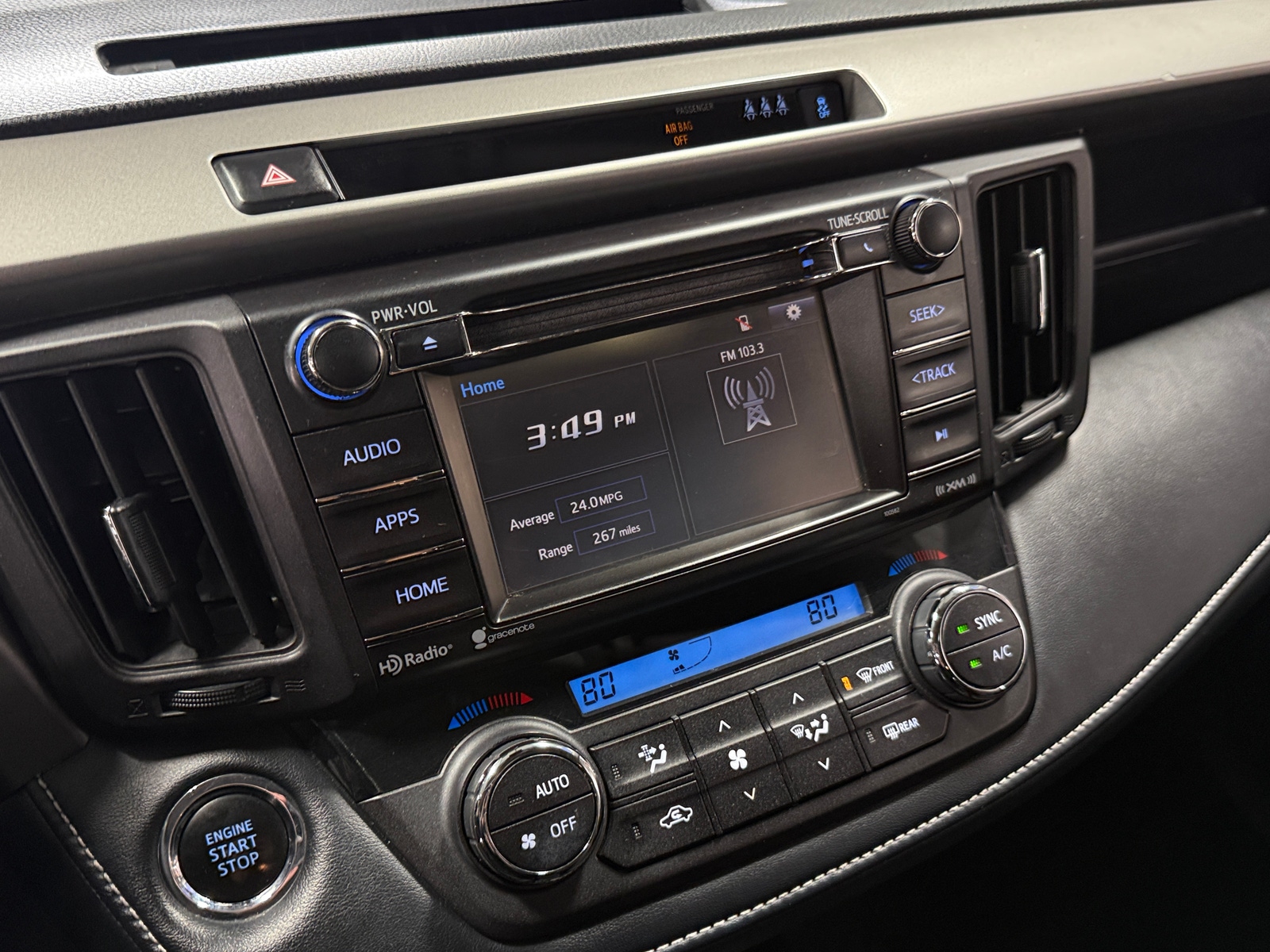 Thumbnail: 2018 Toyota RAV4 - 4