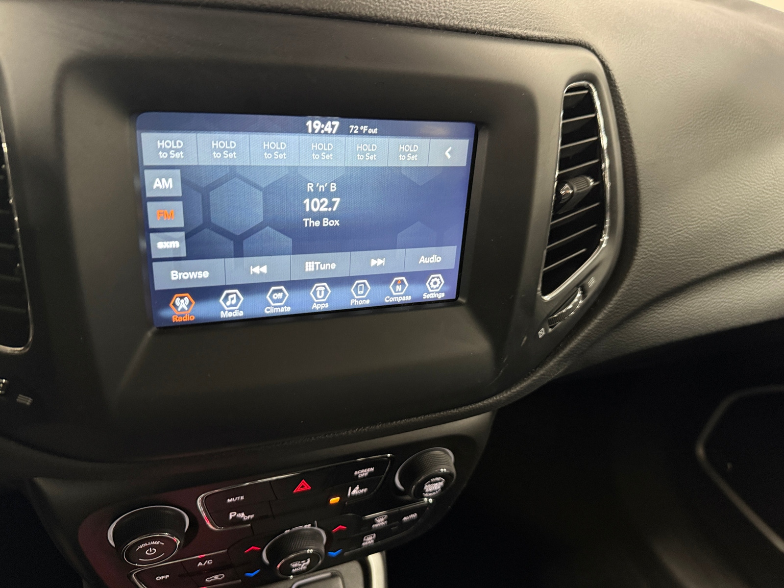 Thumbnail: 2021 Jeep Compass - 4