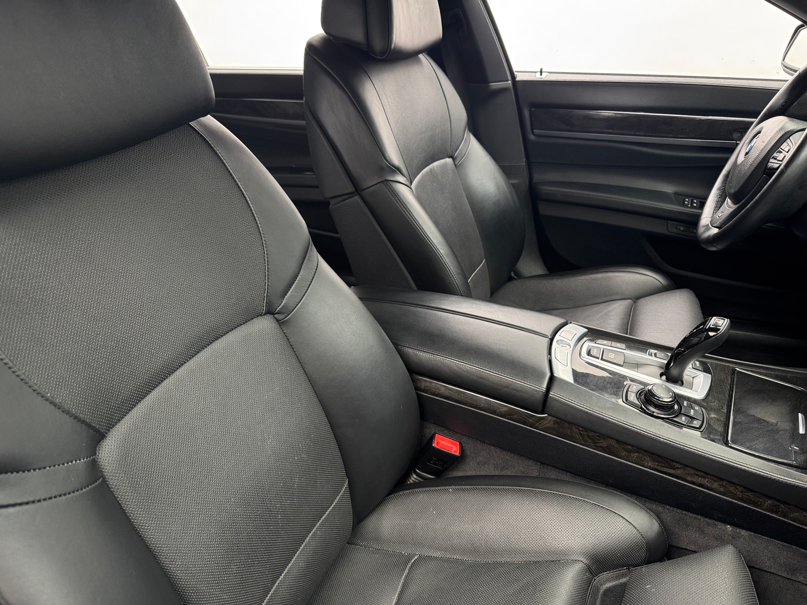 Thumbnail: 2012 BMW 7 Series - 2