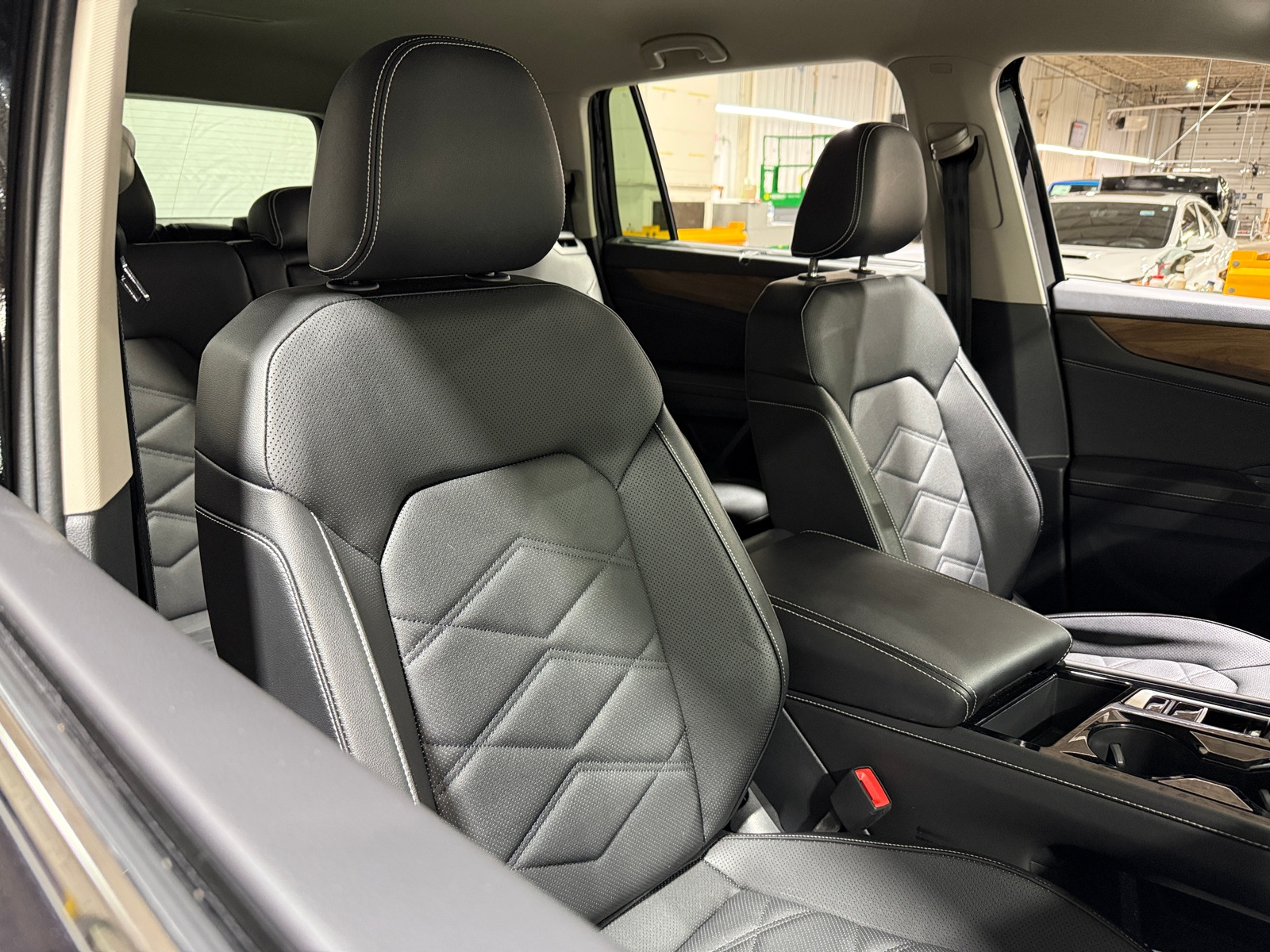 Thumbnail: 2025 Volkswagen Atlas - 2