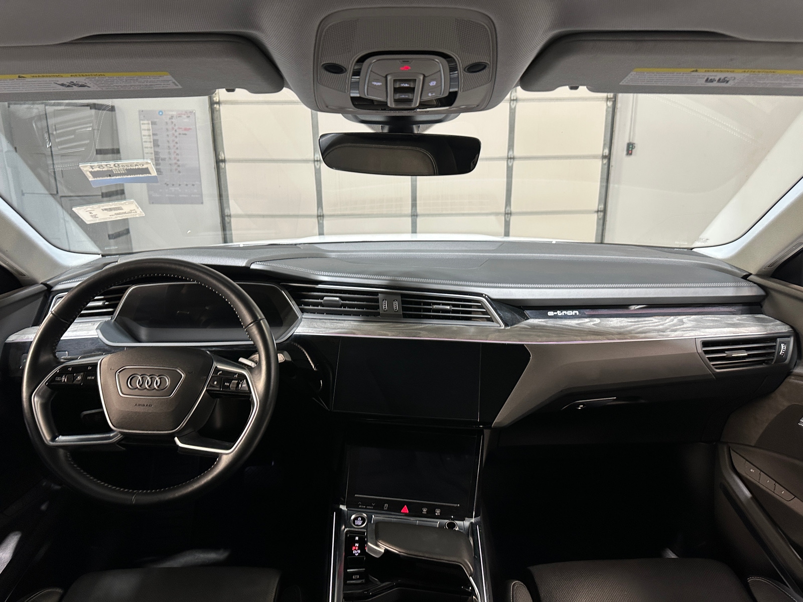 Thumbnail: 2021 Audi e-tron S - 2