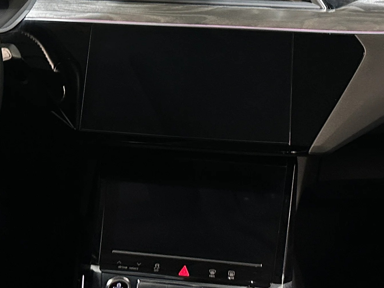 Thumbnail: 2021 Audi e-tron S - 3