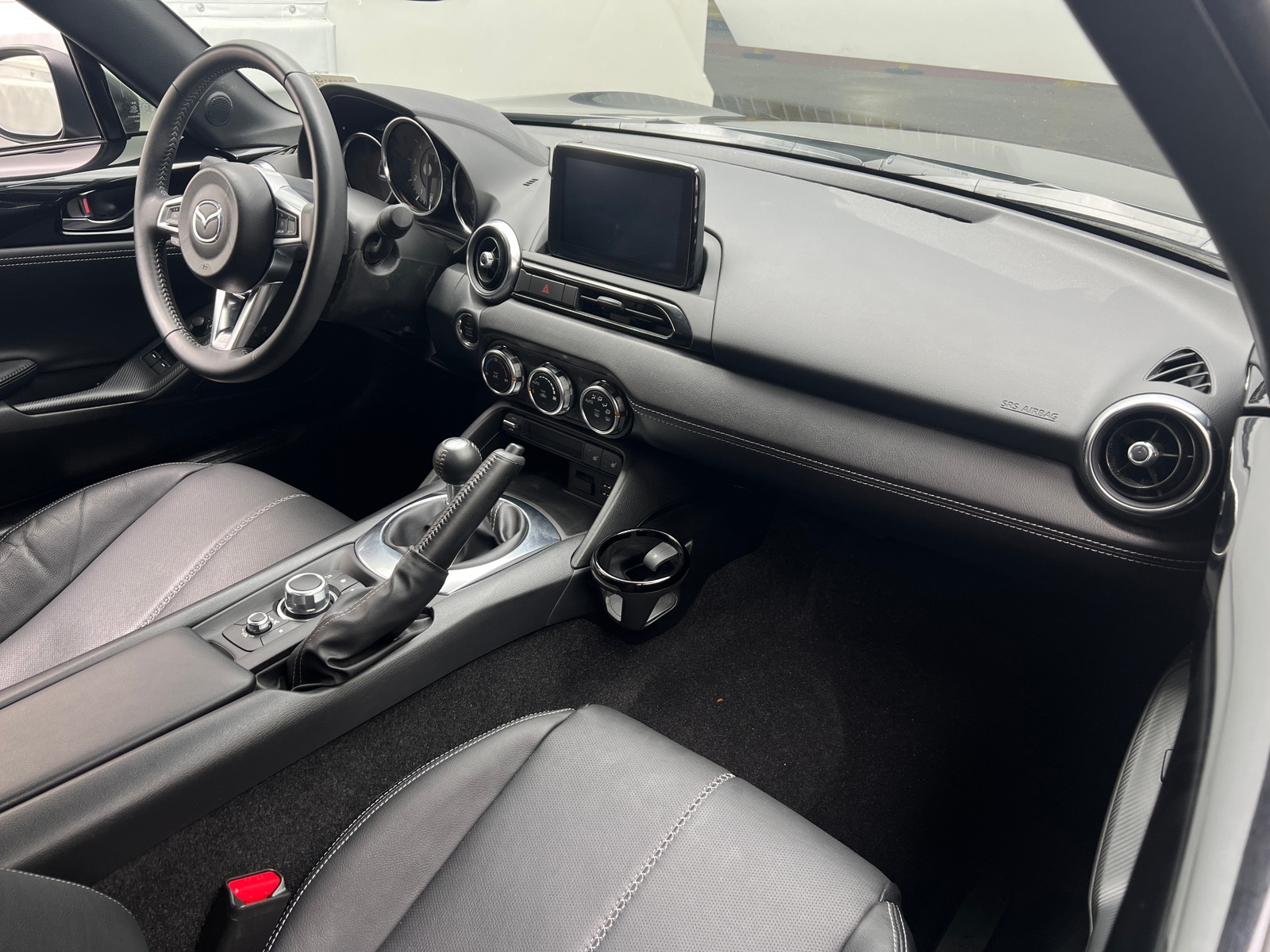 Thumbnail: 2022 Mazda MX-5 Miata - 2