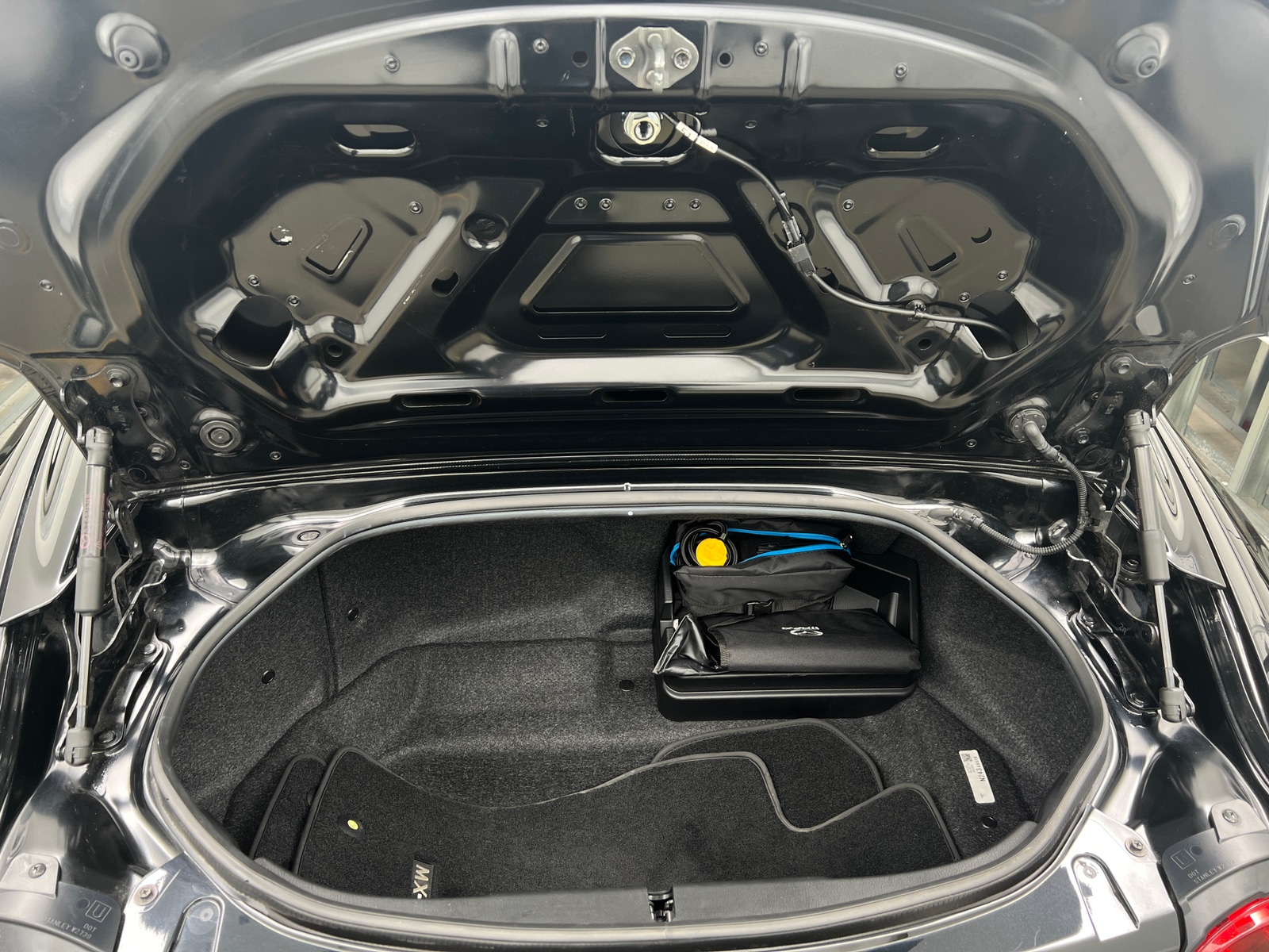 Thumbnail: 2022 Mazda MX-5 Miata - 5