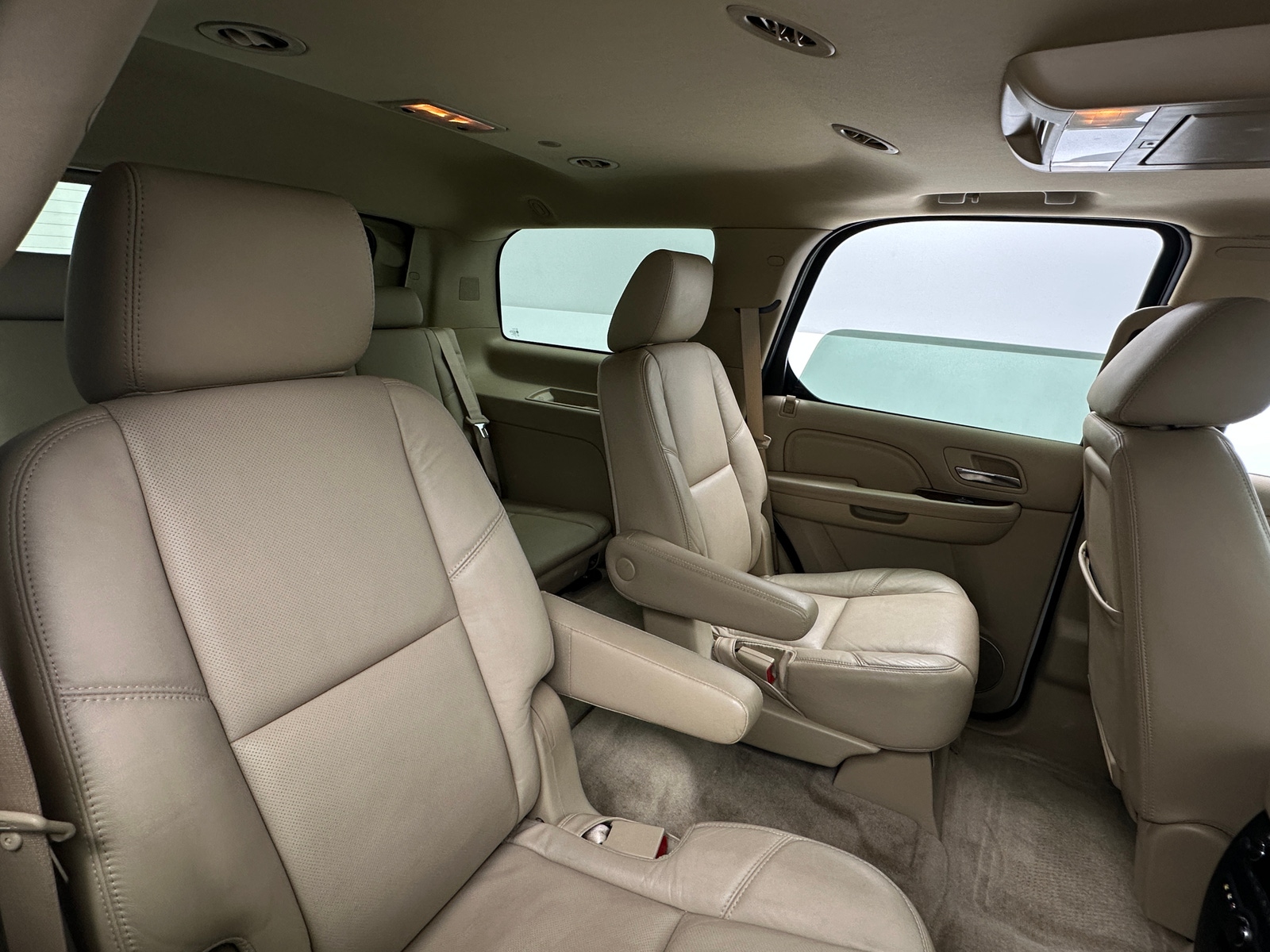 Thumbnail: 2011 Cadillac Escalade - 5