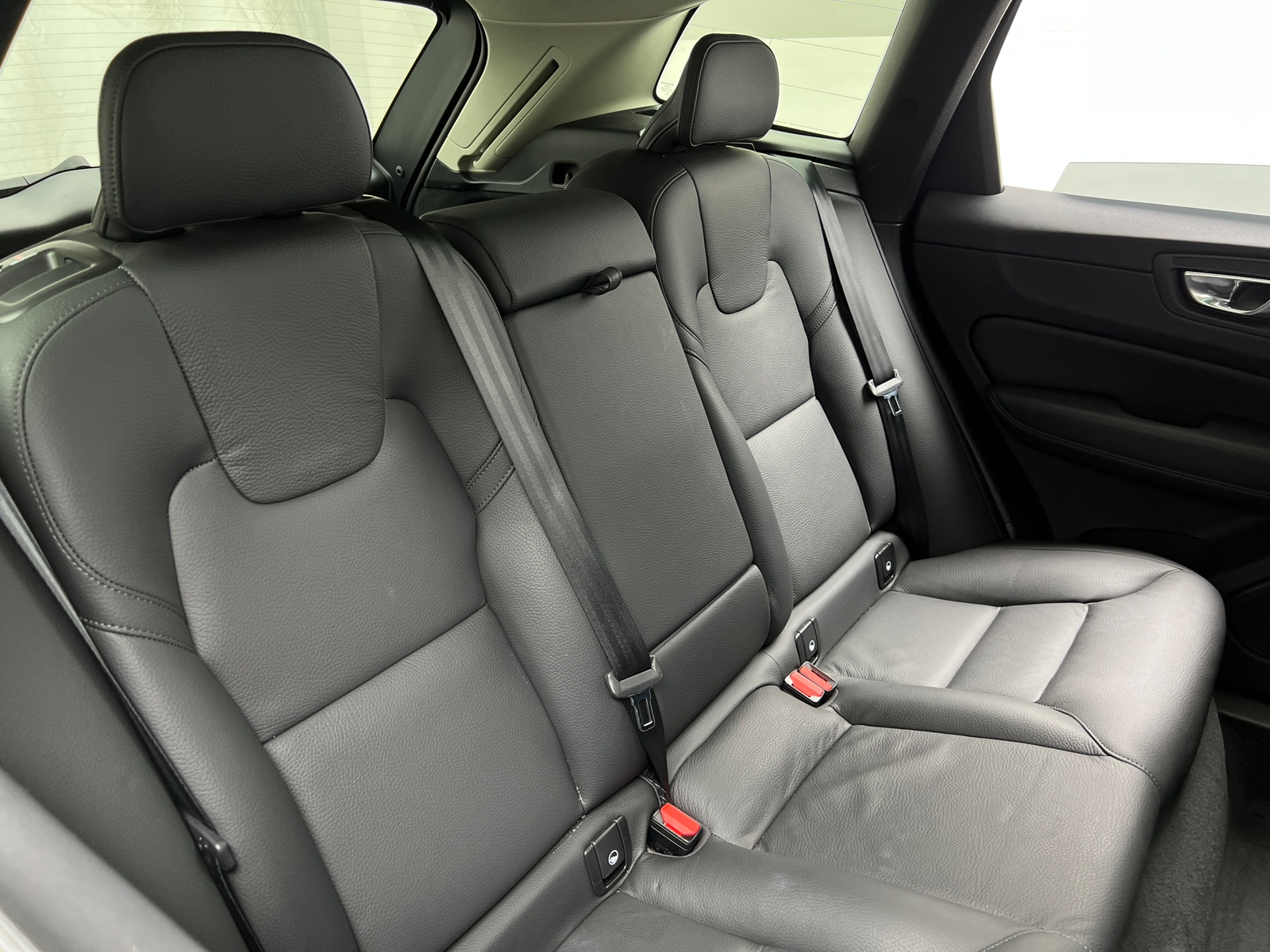 Thumbnail: 2025 Volvo XC60 - 5