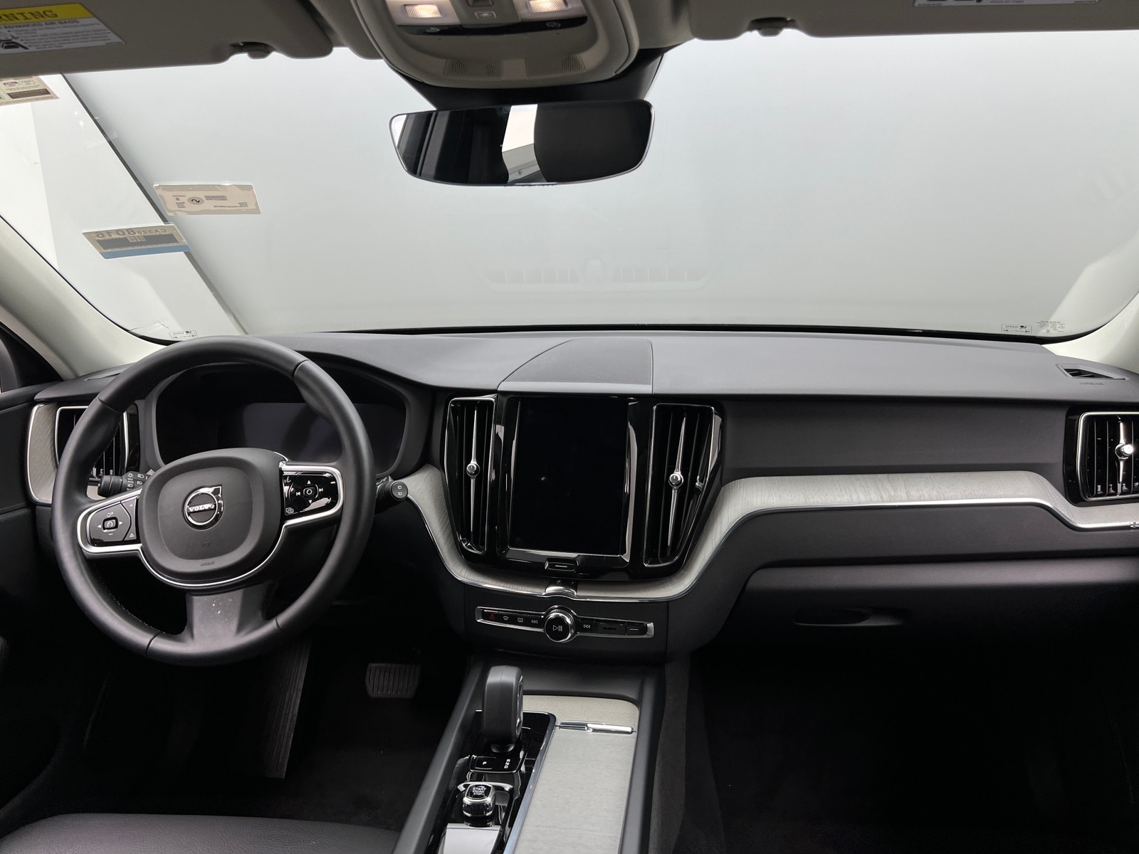 Thumbnail: 2025 Volvo XC60 - 2