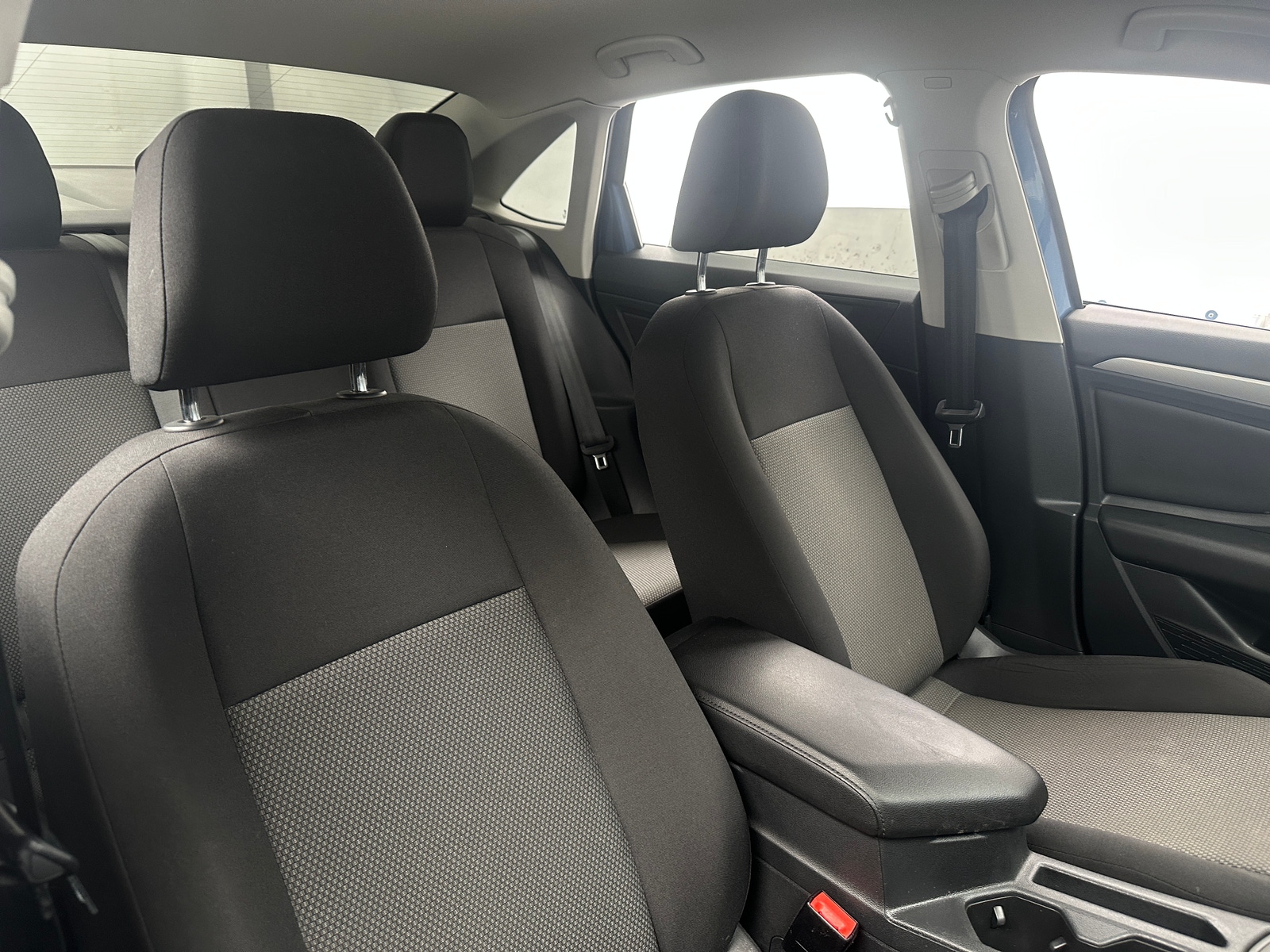 Thumbnail: 2021 Volkswagen Jetta - 2